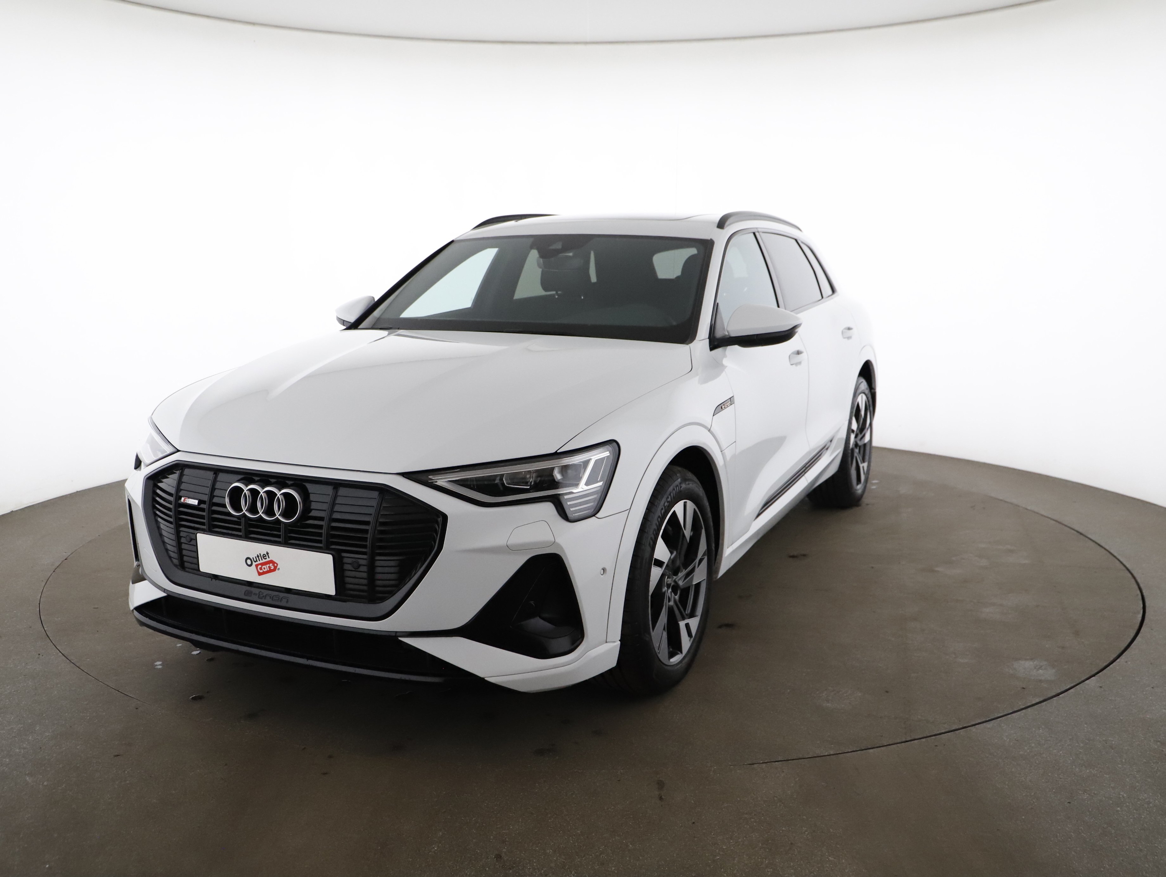 Audi e-tron 55 quattro S-Line | Bild 20 von 23
