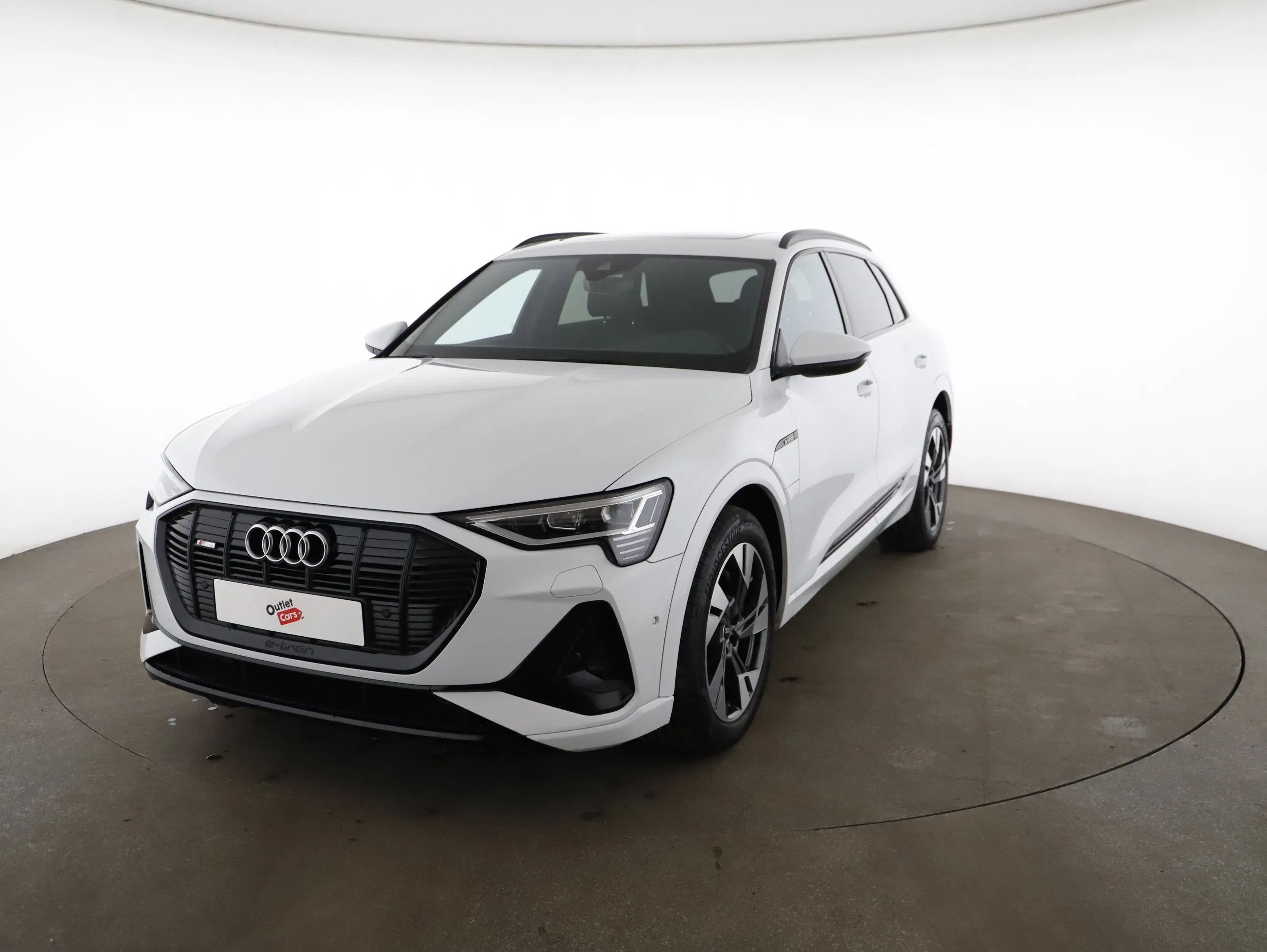 Audi e-tron 55 quattro S-Line | Bild 20 von 23