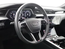 Audi e-tron 55 quattro S-Line | Thumbnail 4 von 23