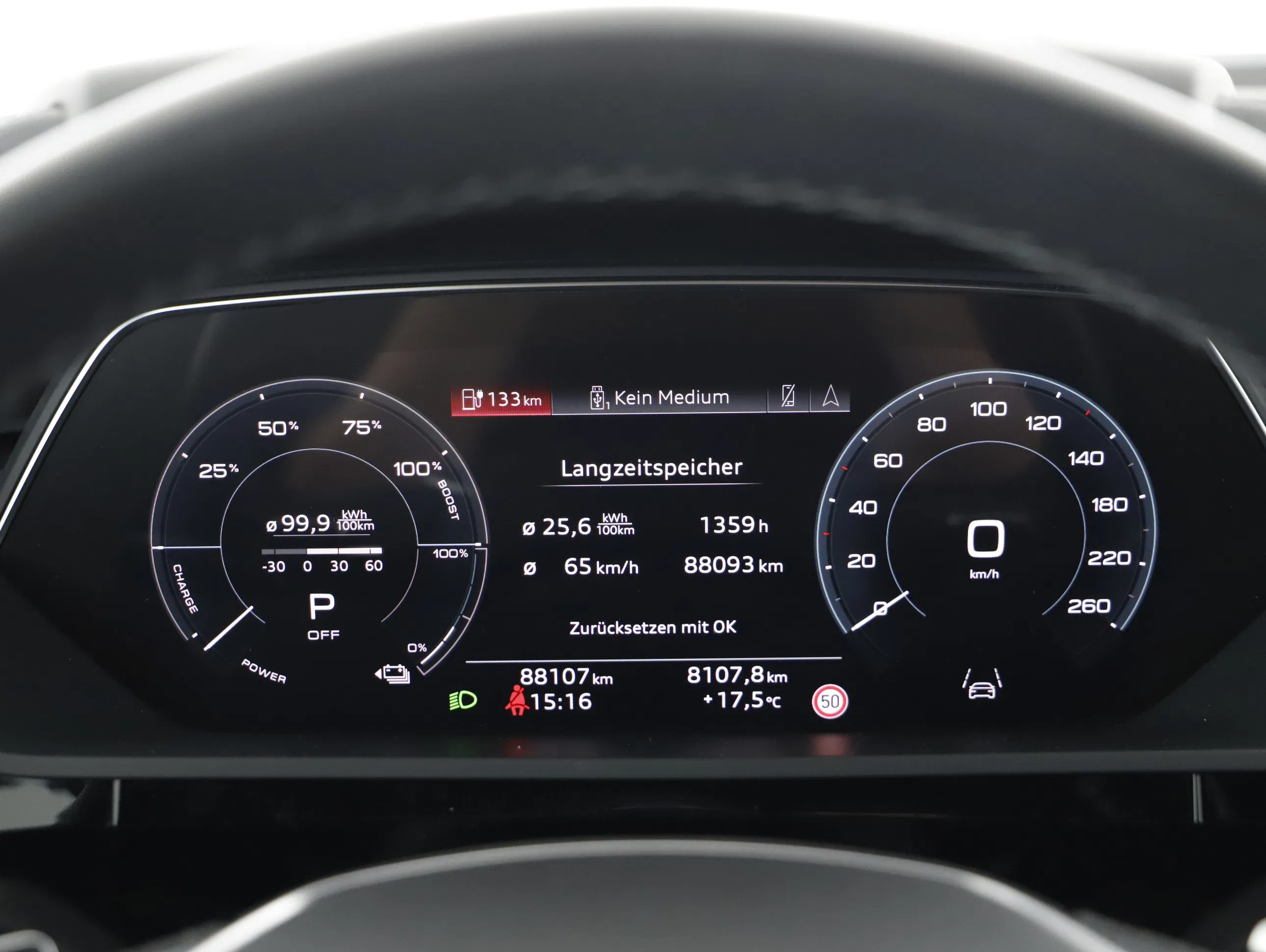 Audi e-tron 55 quattro S-Line | Bild 6 von 23