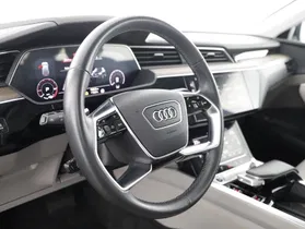 Audi e-tron SB 55 quattro | Thumbnail 11 von 23