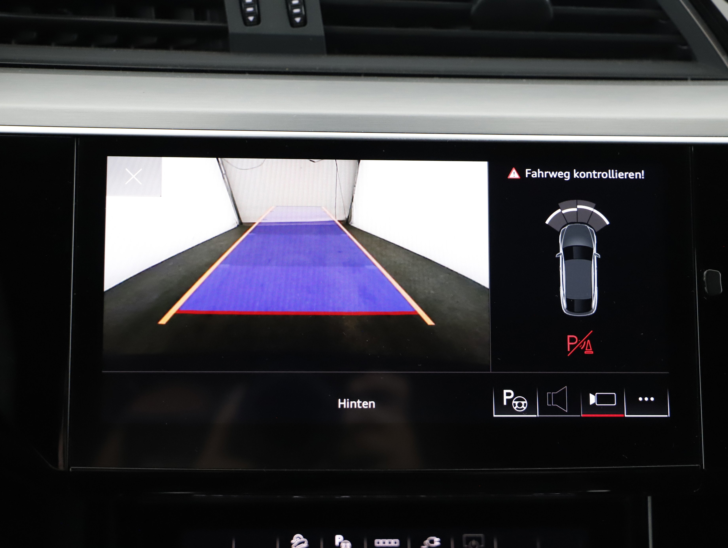 Audi e-tron Sportback 55 quattro advanced | Bild 17 von 23