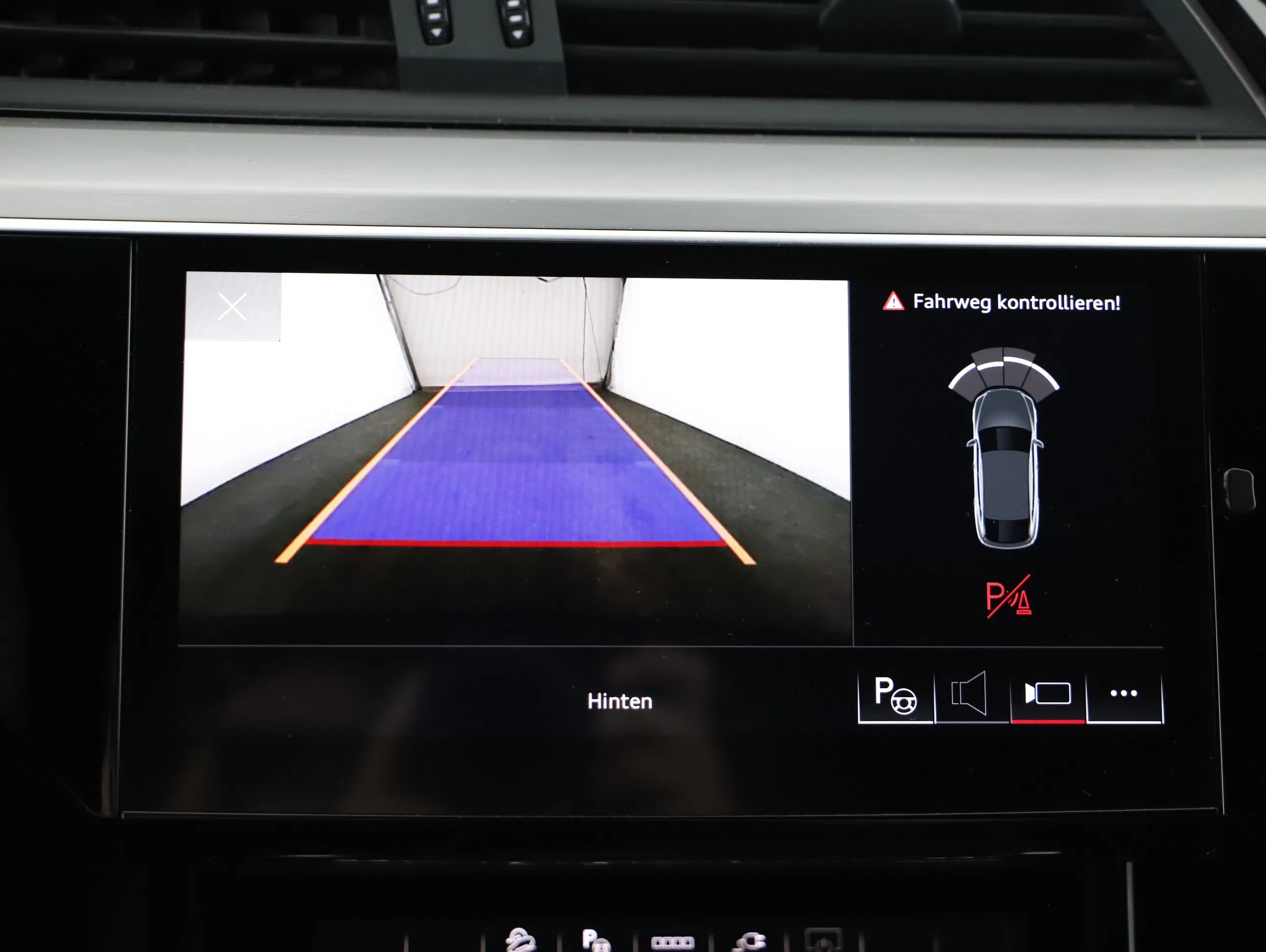 Audi e-tron Sportback 55 quattro advanced | Bild 17 von 23