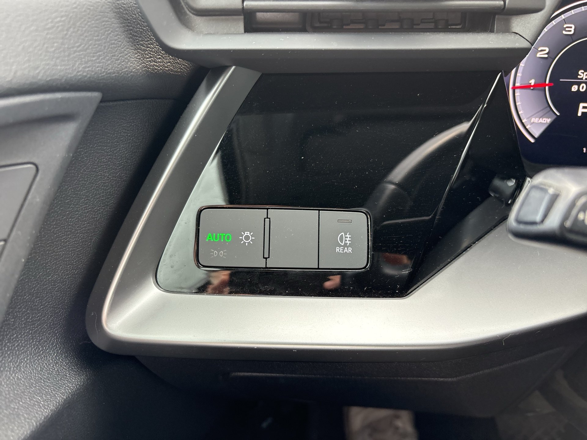 Audi A3 Sportback 35 1.5 TFSI (M-H) advanced | Bild 9 von 31