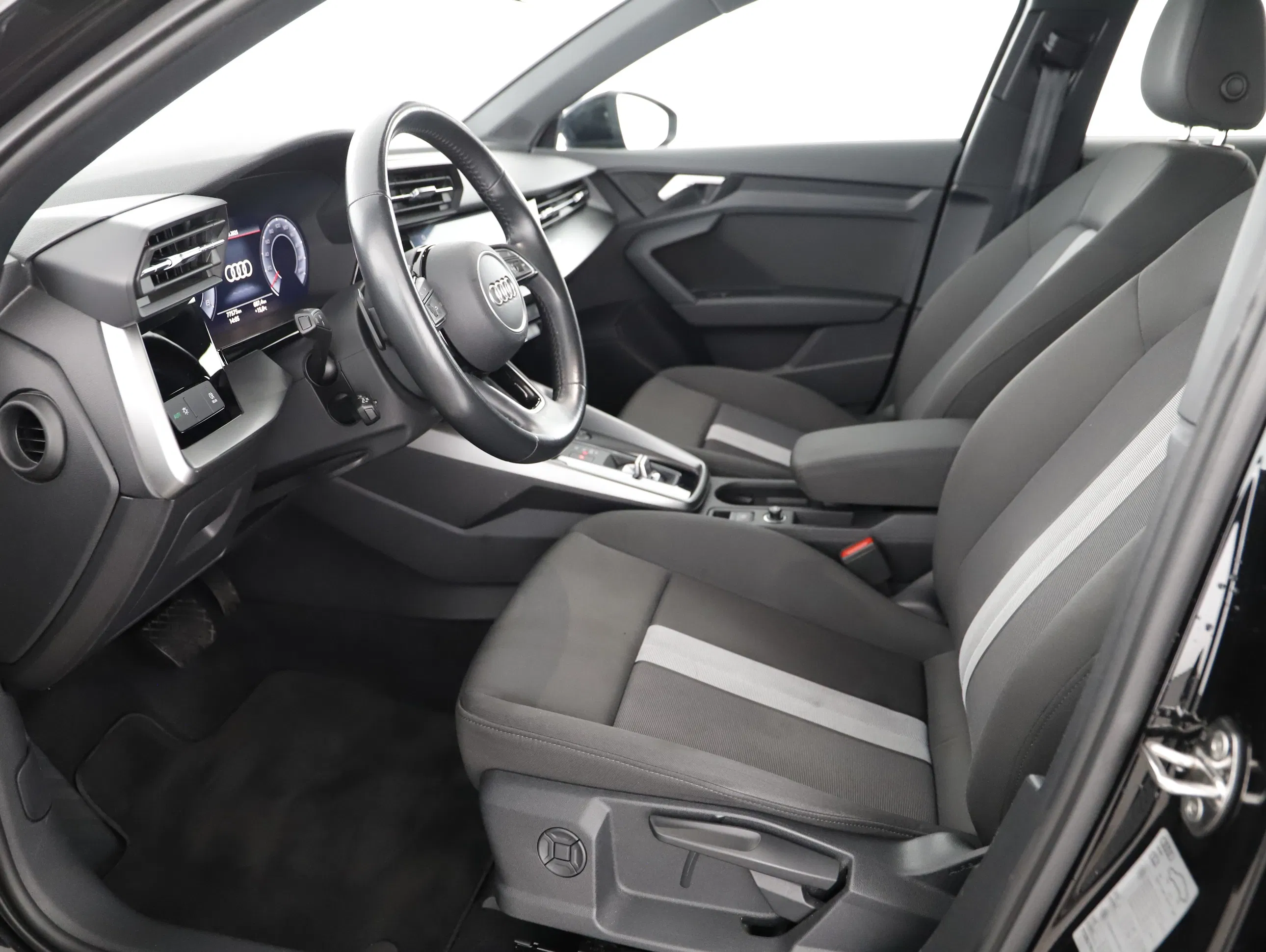 Audi A3 Limousine 35 TFSI advanced ext. | Bild 5 von 31