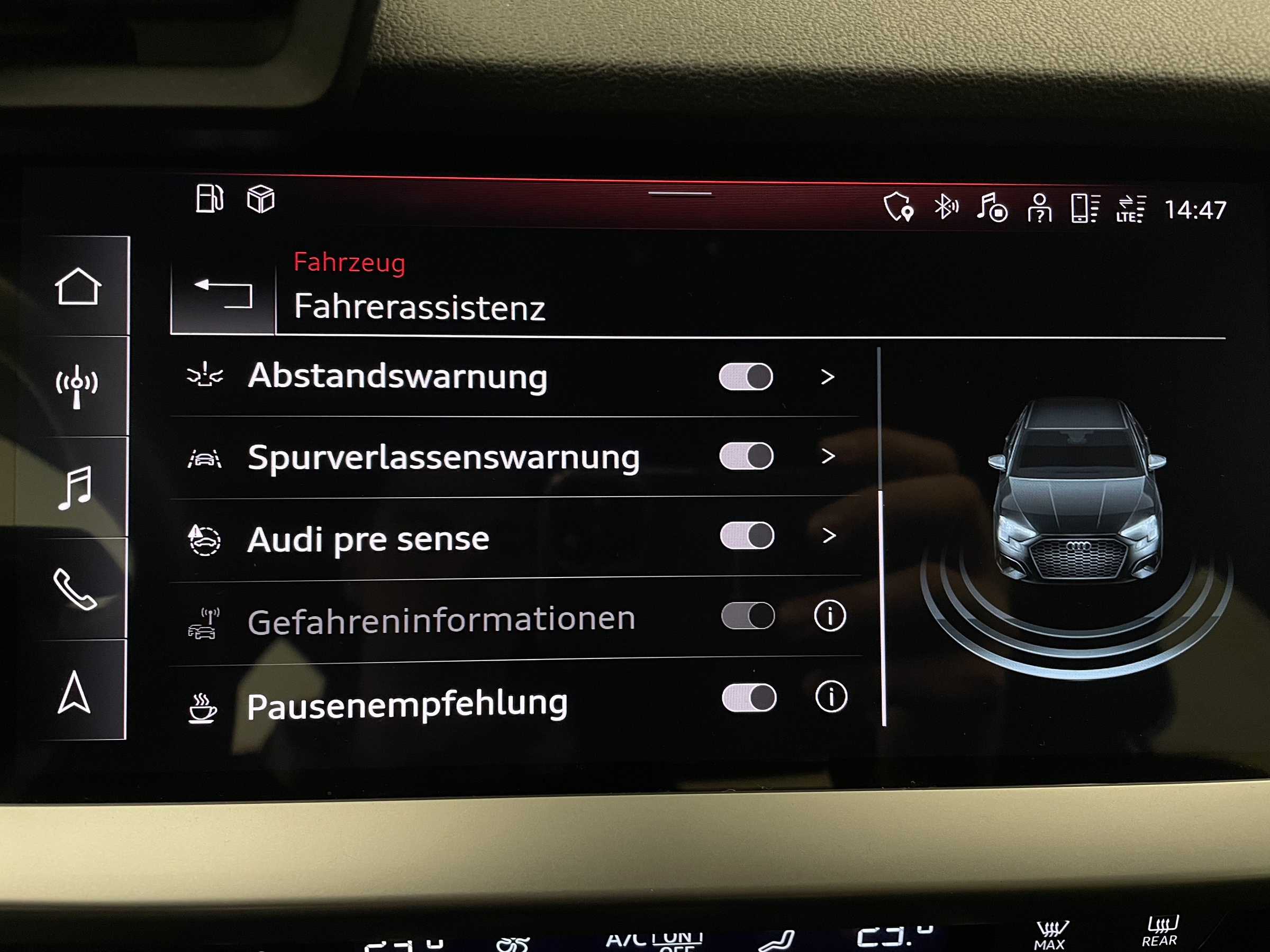 Audi A3 35 2.0 TDI S-Line | Bild 15 von 31