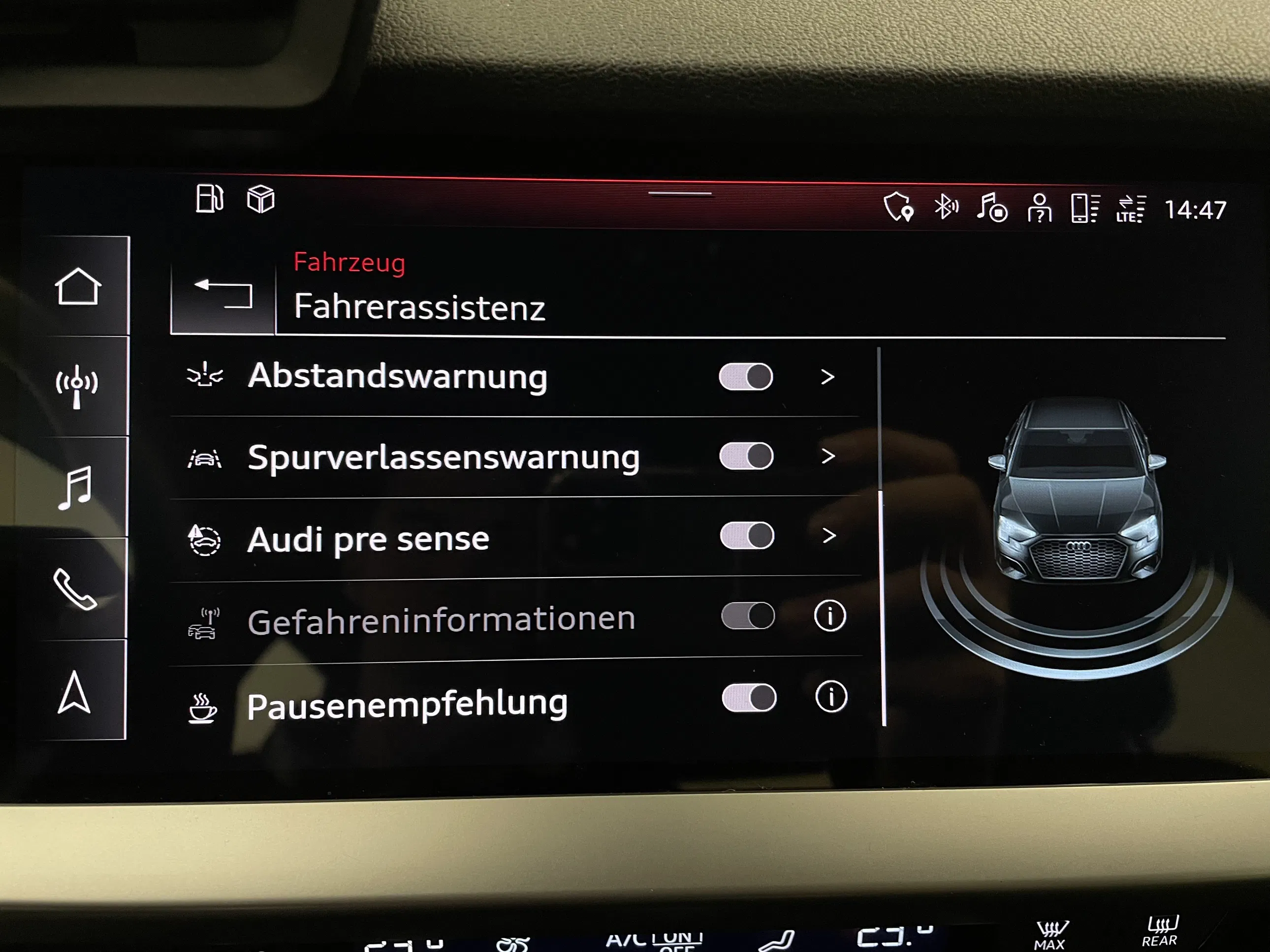 Audi A3 35 2.0 TDI S-Line | Bild 15 von 31