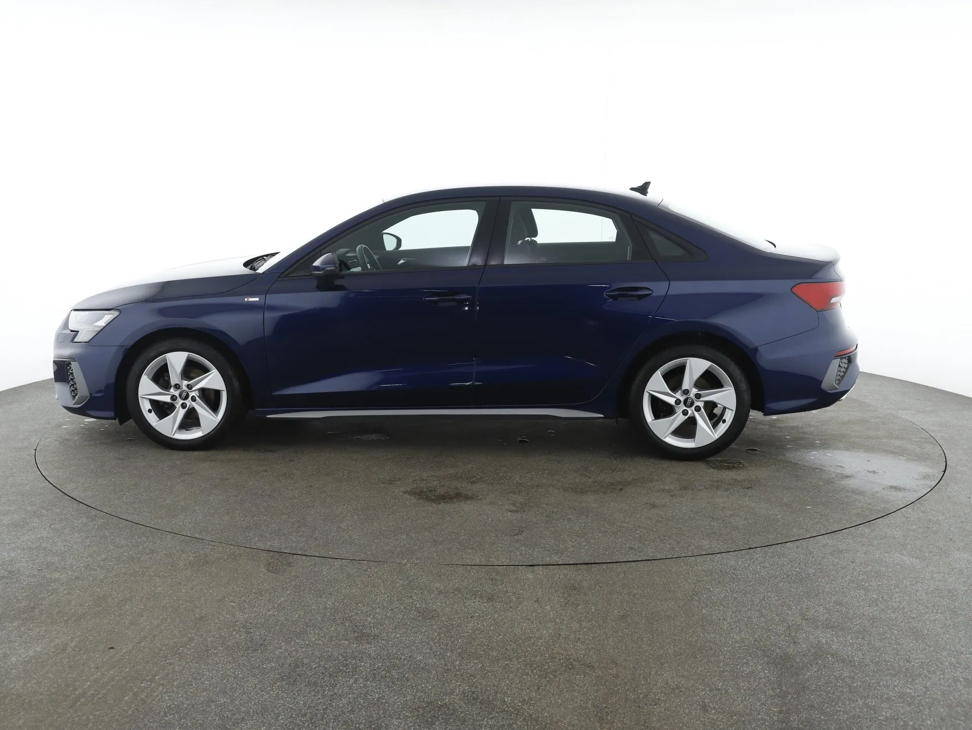 Audi A3 35 2.0 TDI S-Line | Bild 3 von 31