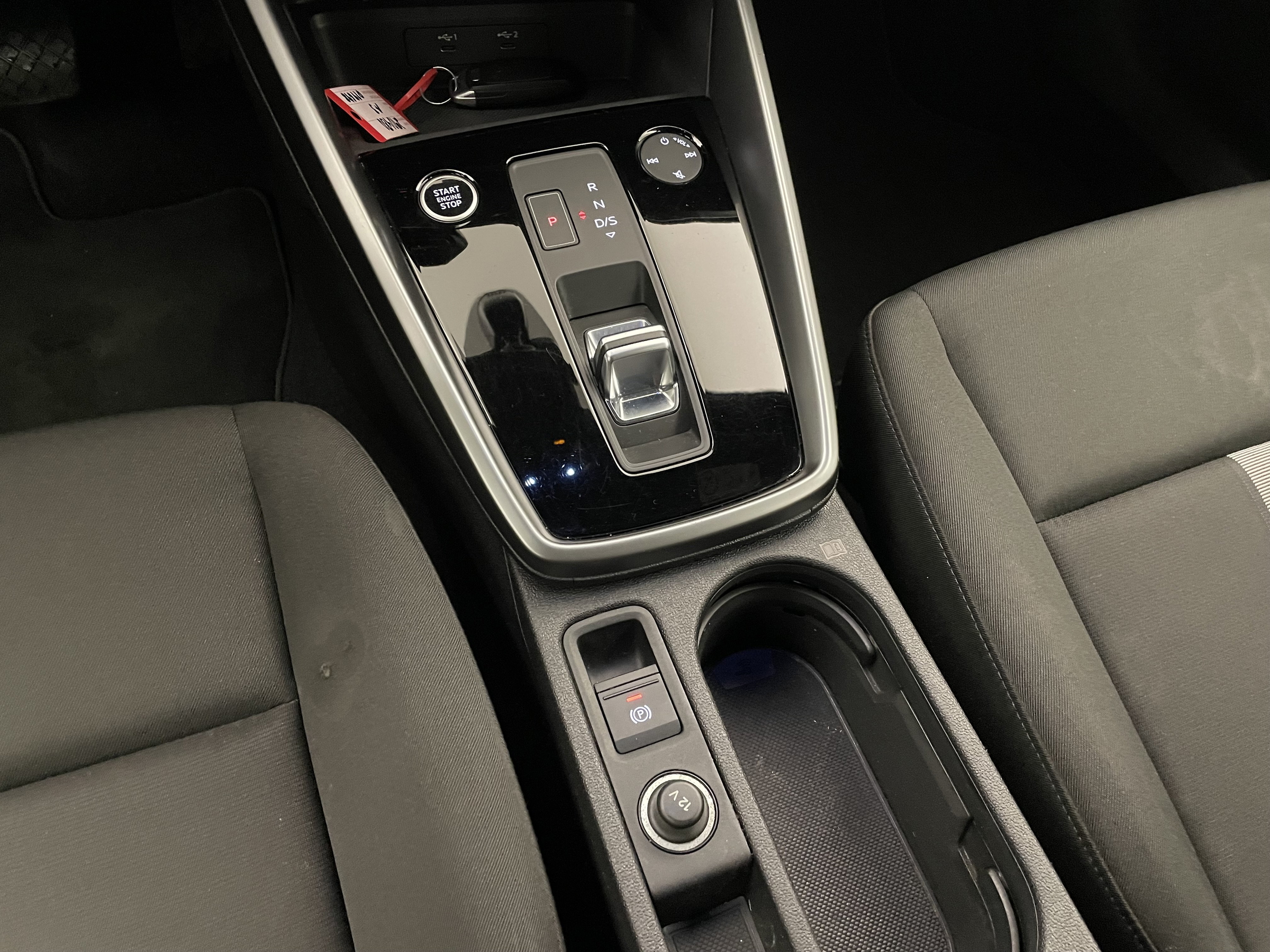 Audi A3 35 2.0 TDI S-Line | Bild 10 von 31