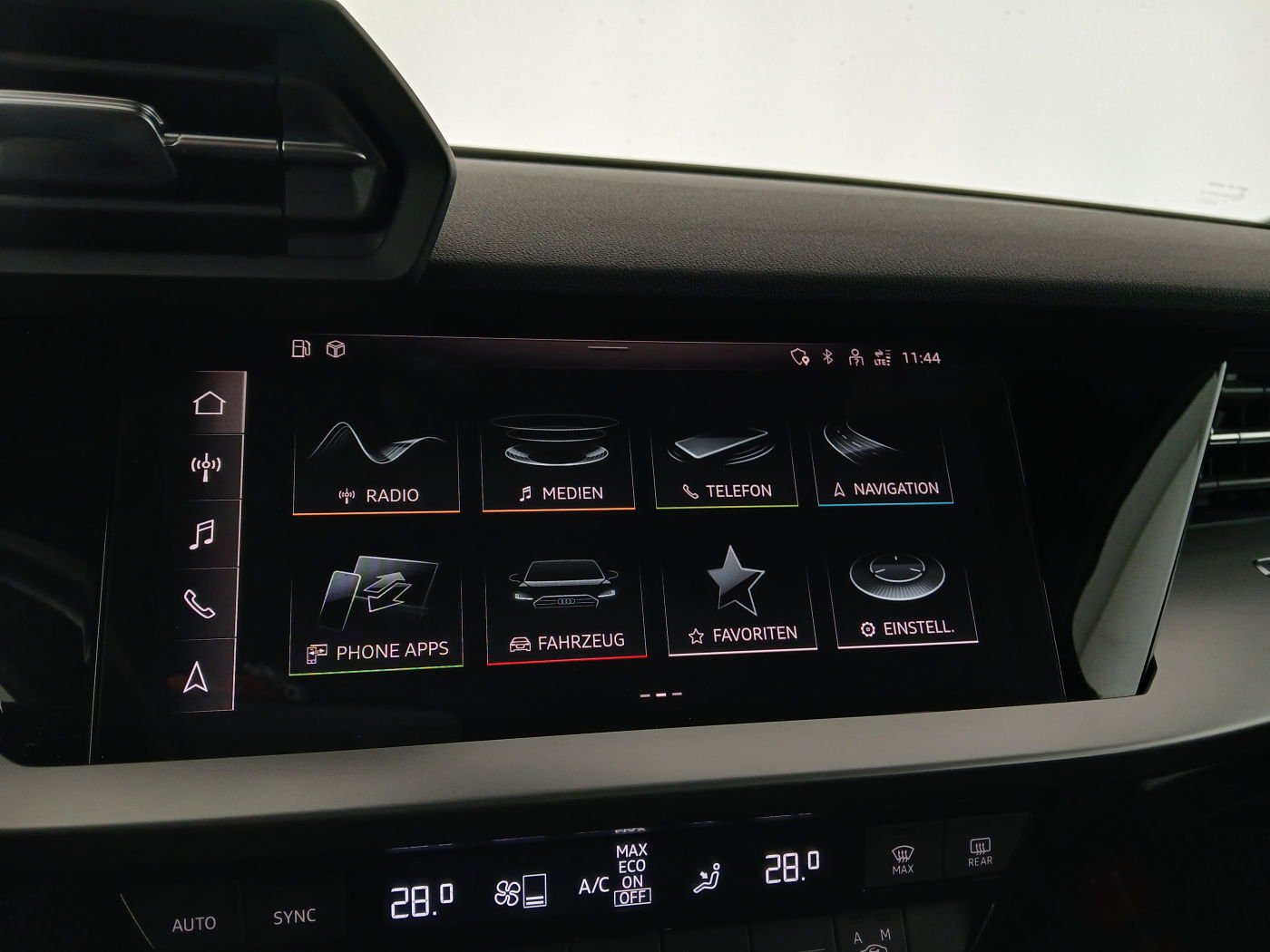 Audi A3 Sportback 35 TDI S line exterieur | Bild 24 von 27