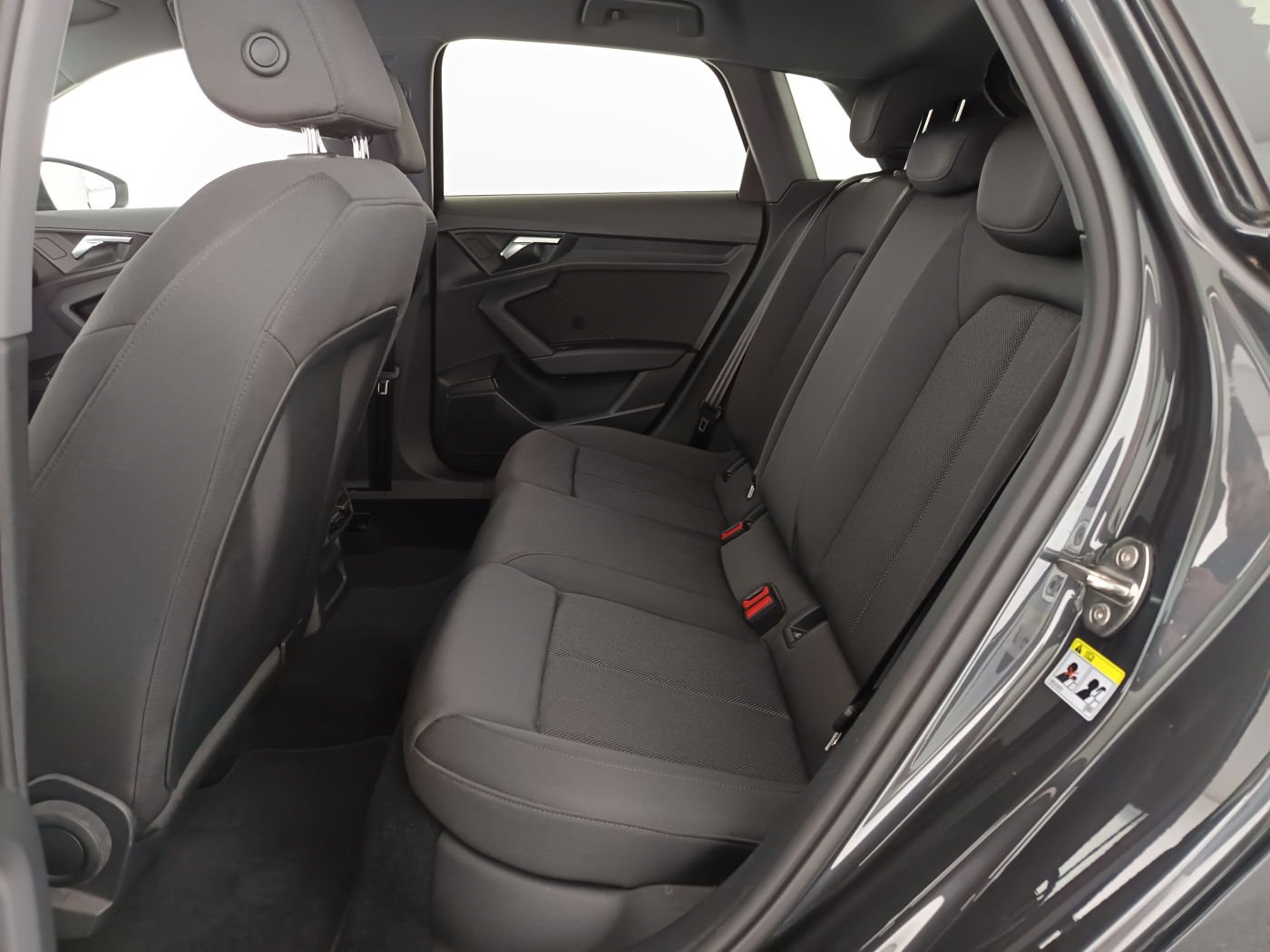 Audi A3 Sportback 30 TDI | Bild 2 von 21
