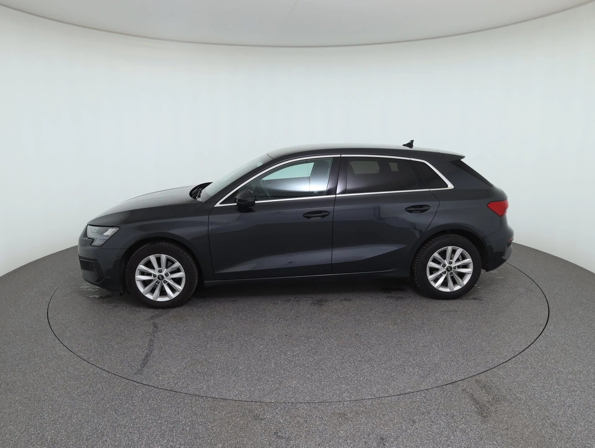 Audi A3 Sportback 30 2.0 TDI | Bild 10 von 31