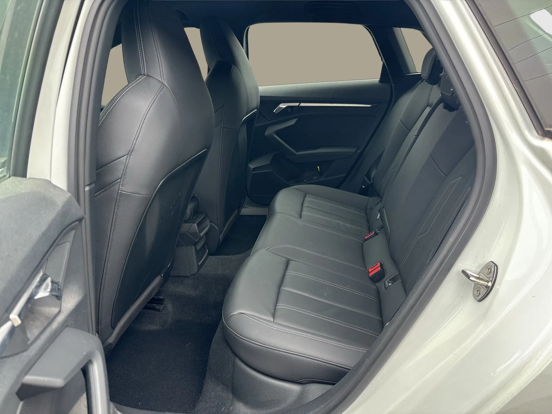 Audi A3 Sportback 30 TFSI S line exterieur | Bild 18 von 21