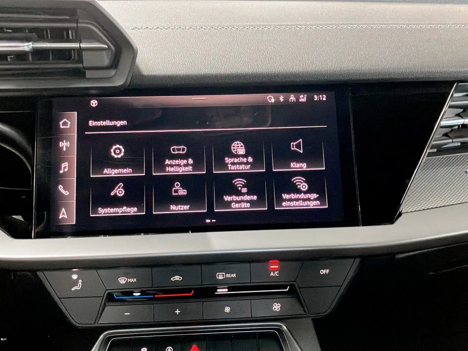 Audi A3 Sportback 30 TFSI S-Line | Bild 18 von 25
