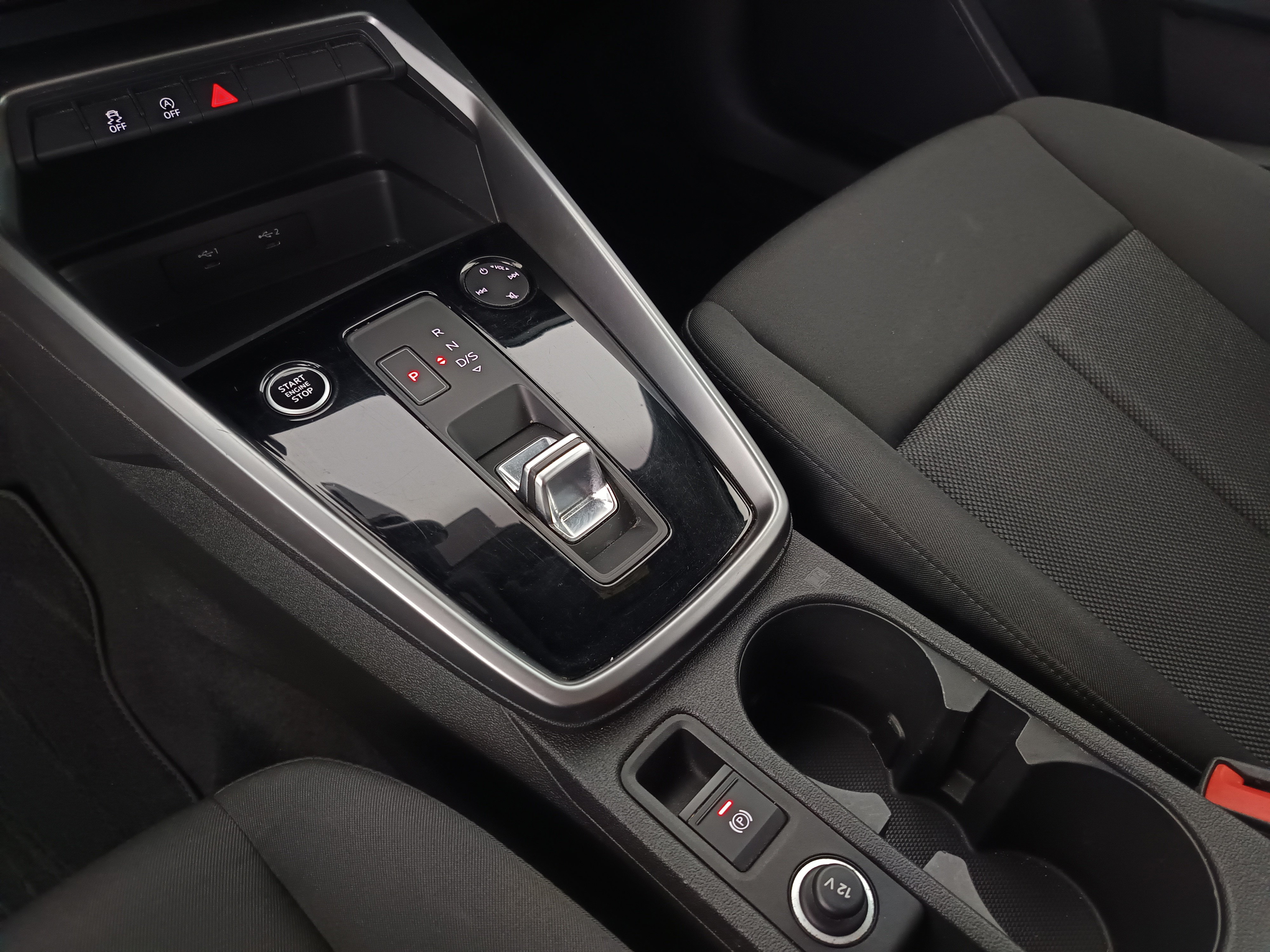 Audi A3 Sportback 30 1.0 TFSI M-H S-Line | Bild 15 von 31