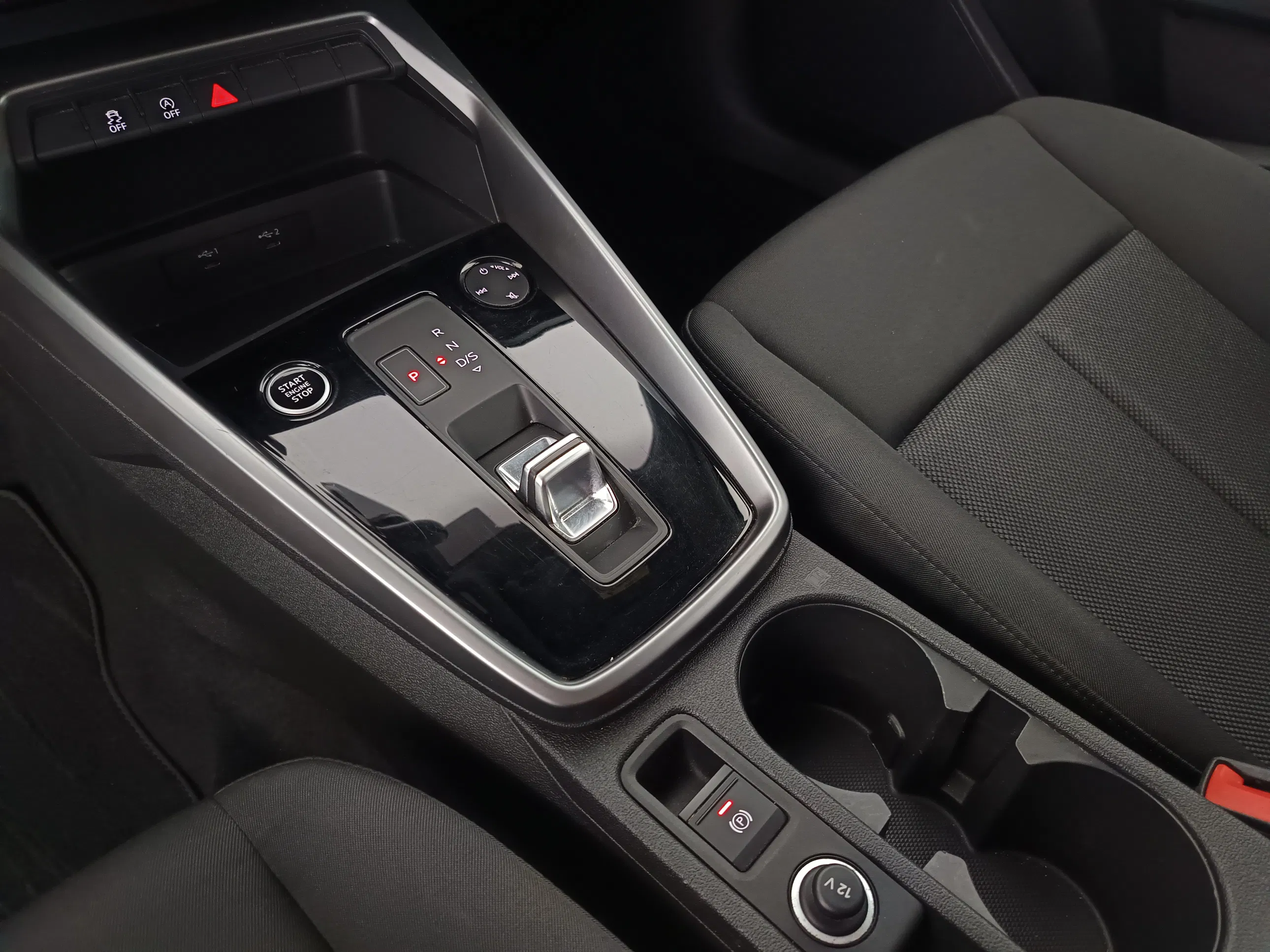 Audi A3 Sportback 30 1.0 TFSI M-H S-Line | Bild 15 von 31