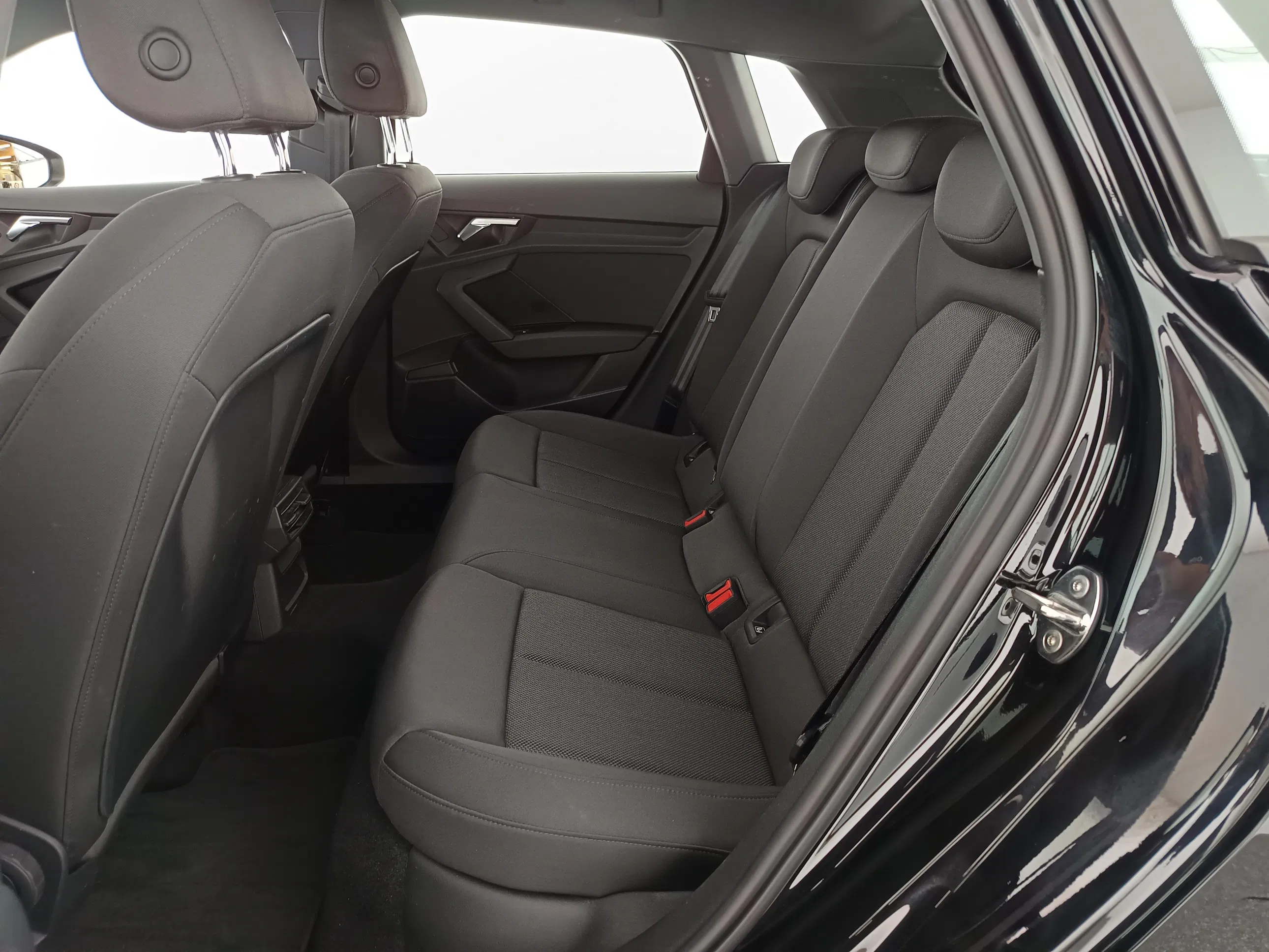 Audi A3 Sportback 30 1.0 TFSI M-H S-Line | Bild 16 von 31