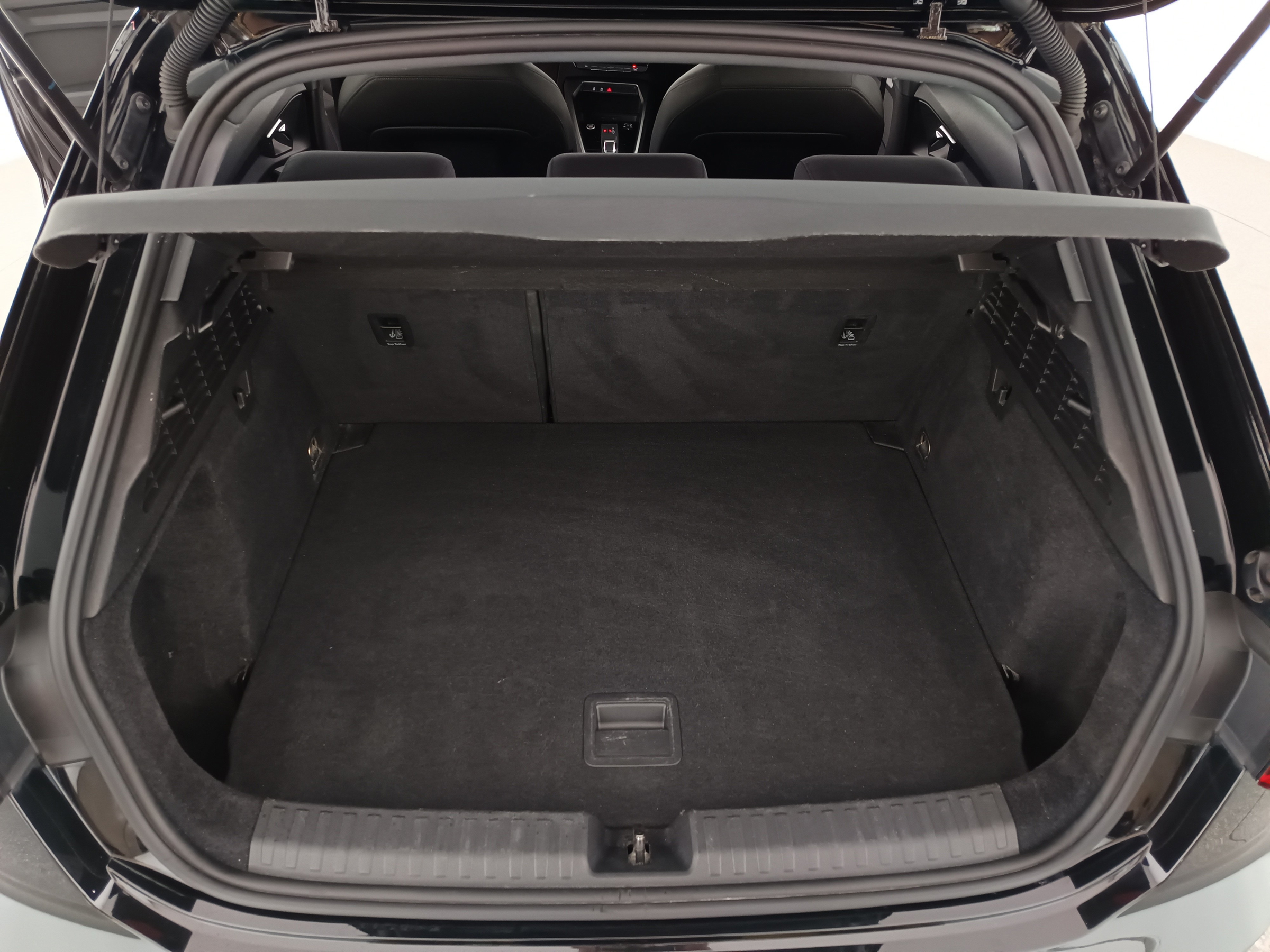 Audi A3 Sportback 30 1.0 TFSI M-H S-Line | Bild 17 von 31