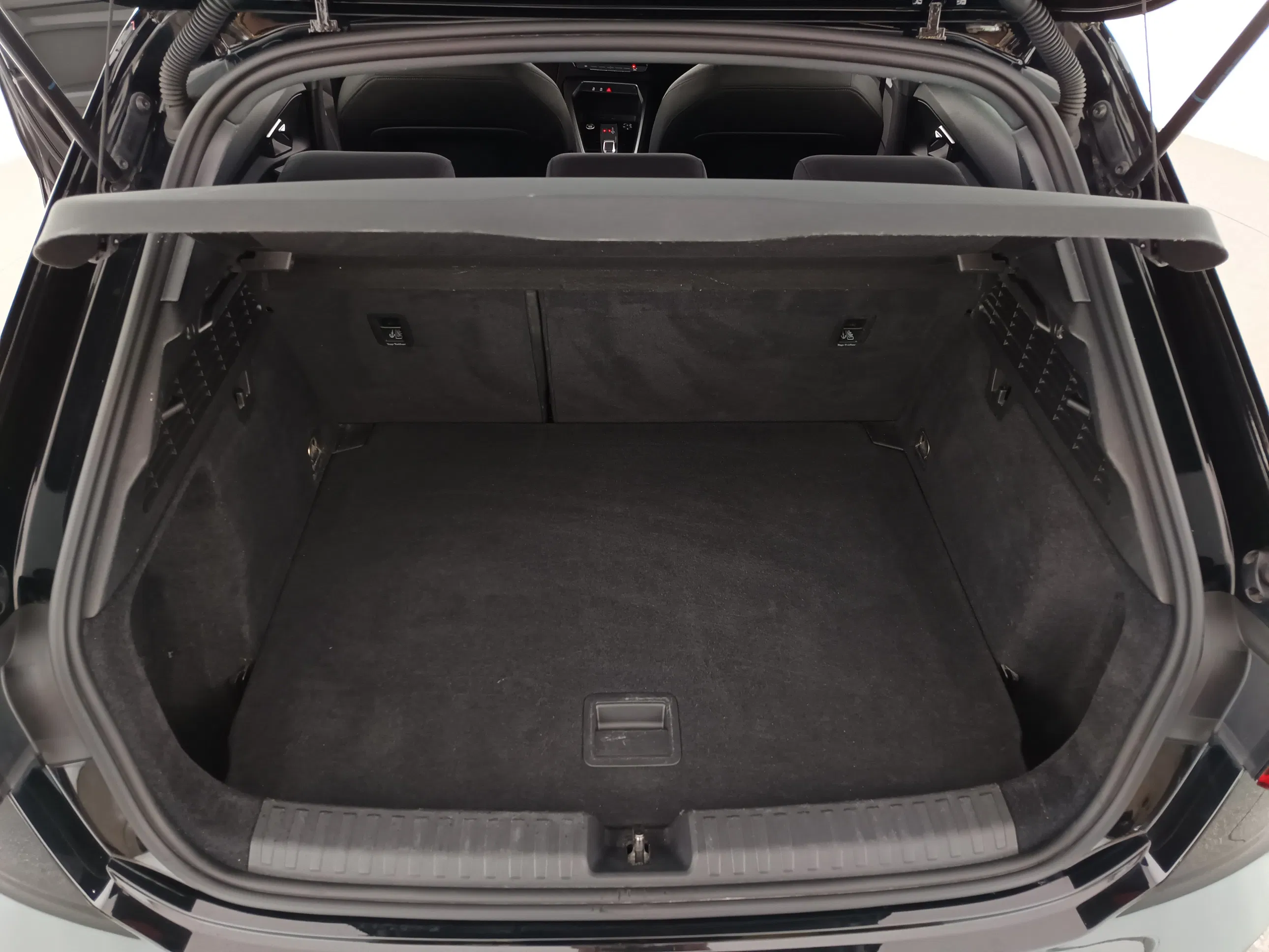 Audi A3 Sportback 30 1.0 TFSI M-H S-Line | Bild 17 von 31