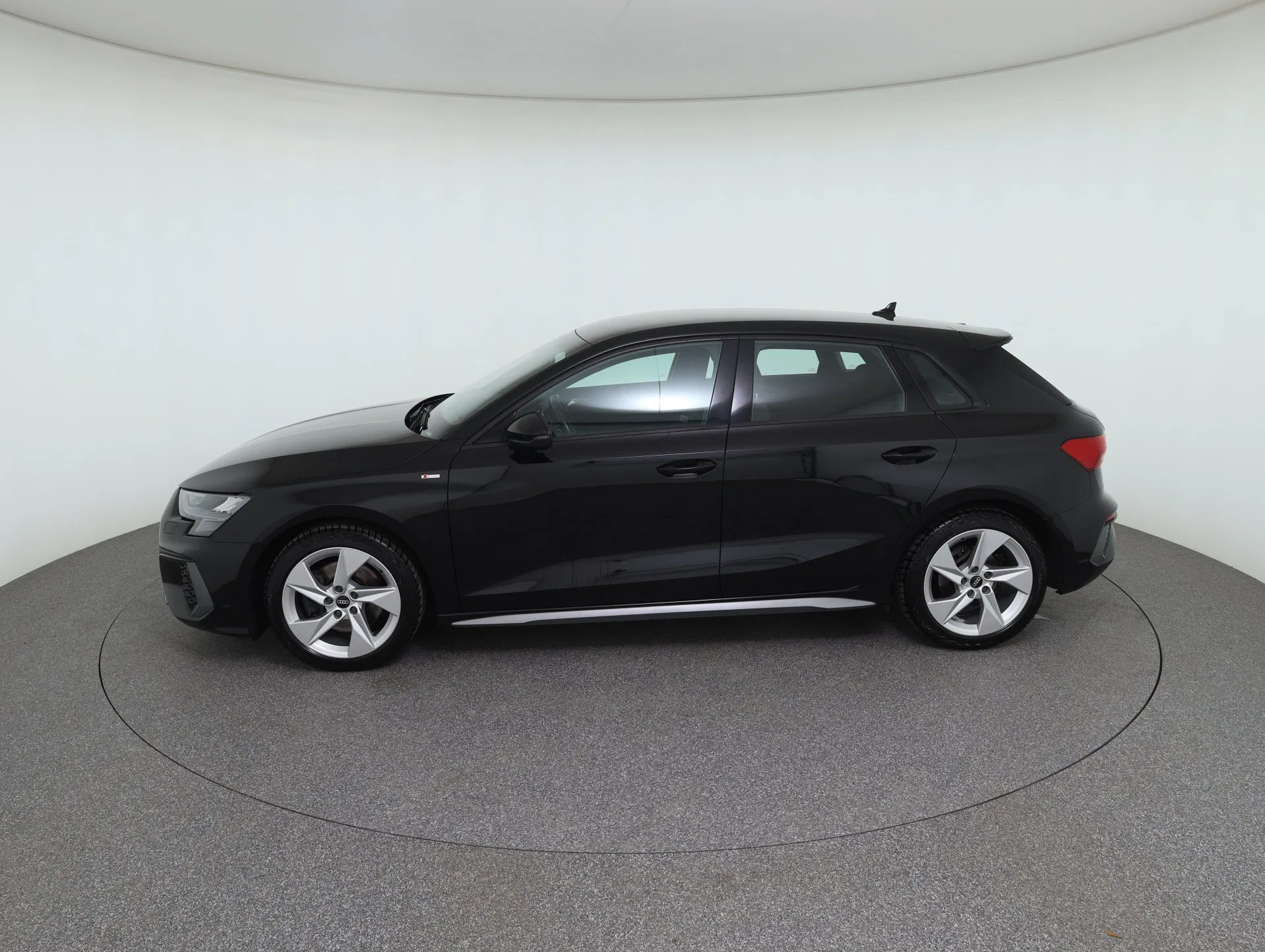 Audi A3 Sportback 30 1.0 TFSI M-H S-Line | Bild 25 von 31
