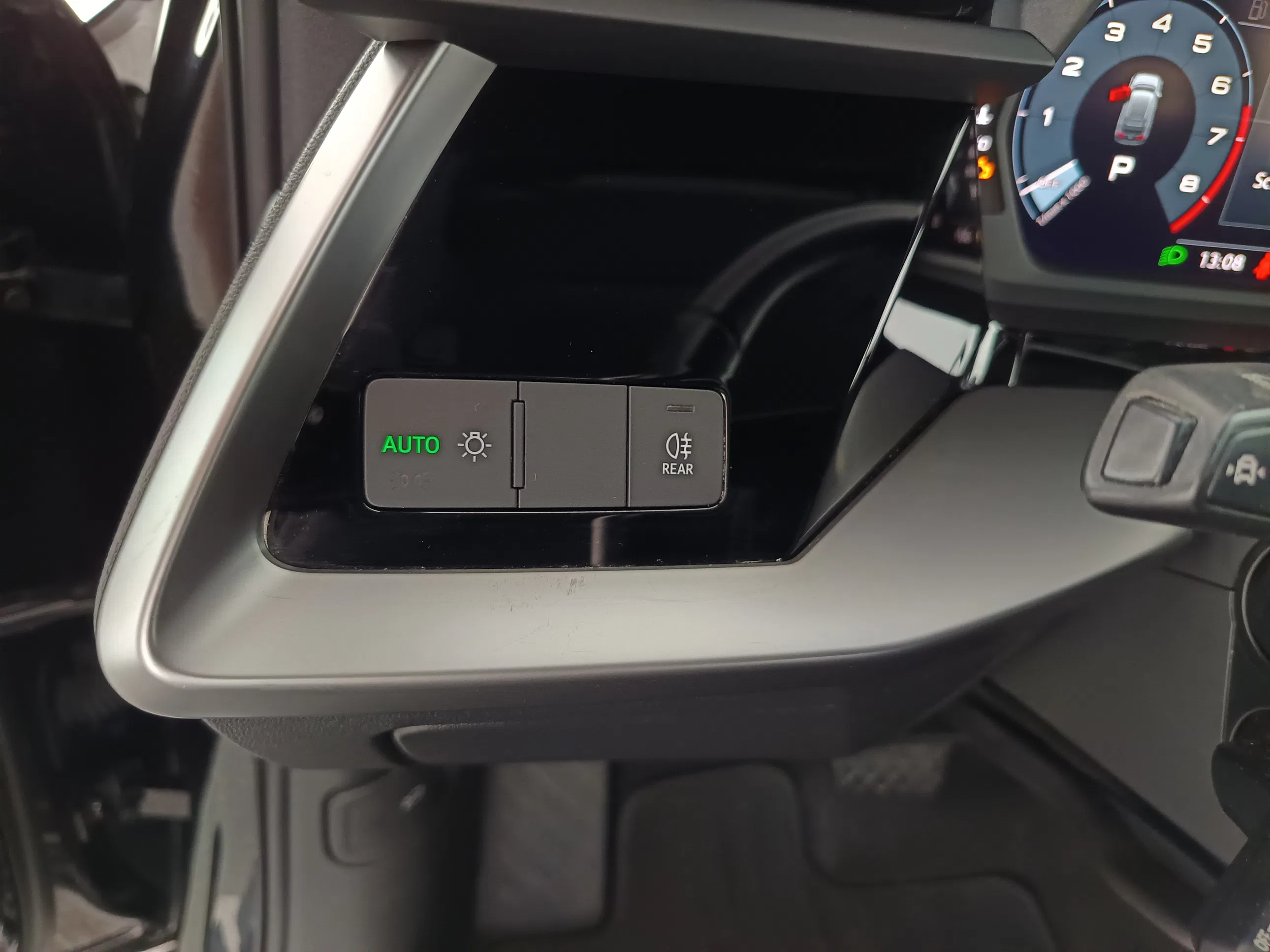 Audi A3 Sportback 30 1.0 TFSI M-H S-Line | Bild 28 von 31