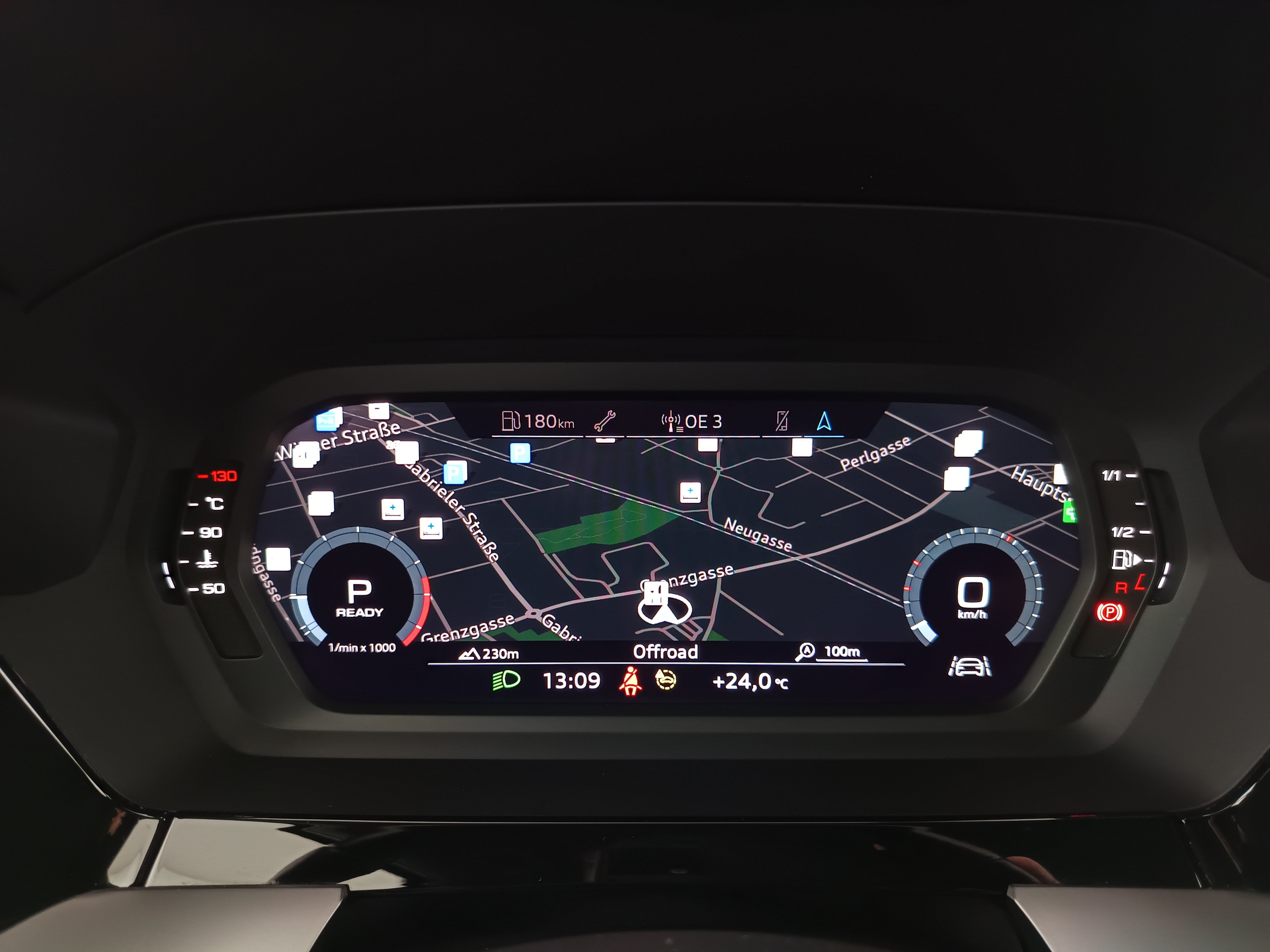 Audi A3 Sportback 30 1.0 TFSI M-H S-Line | Bild 29 von 31