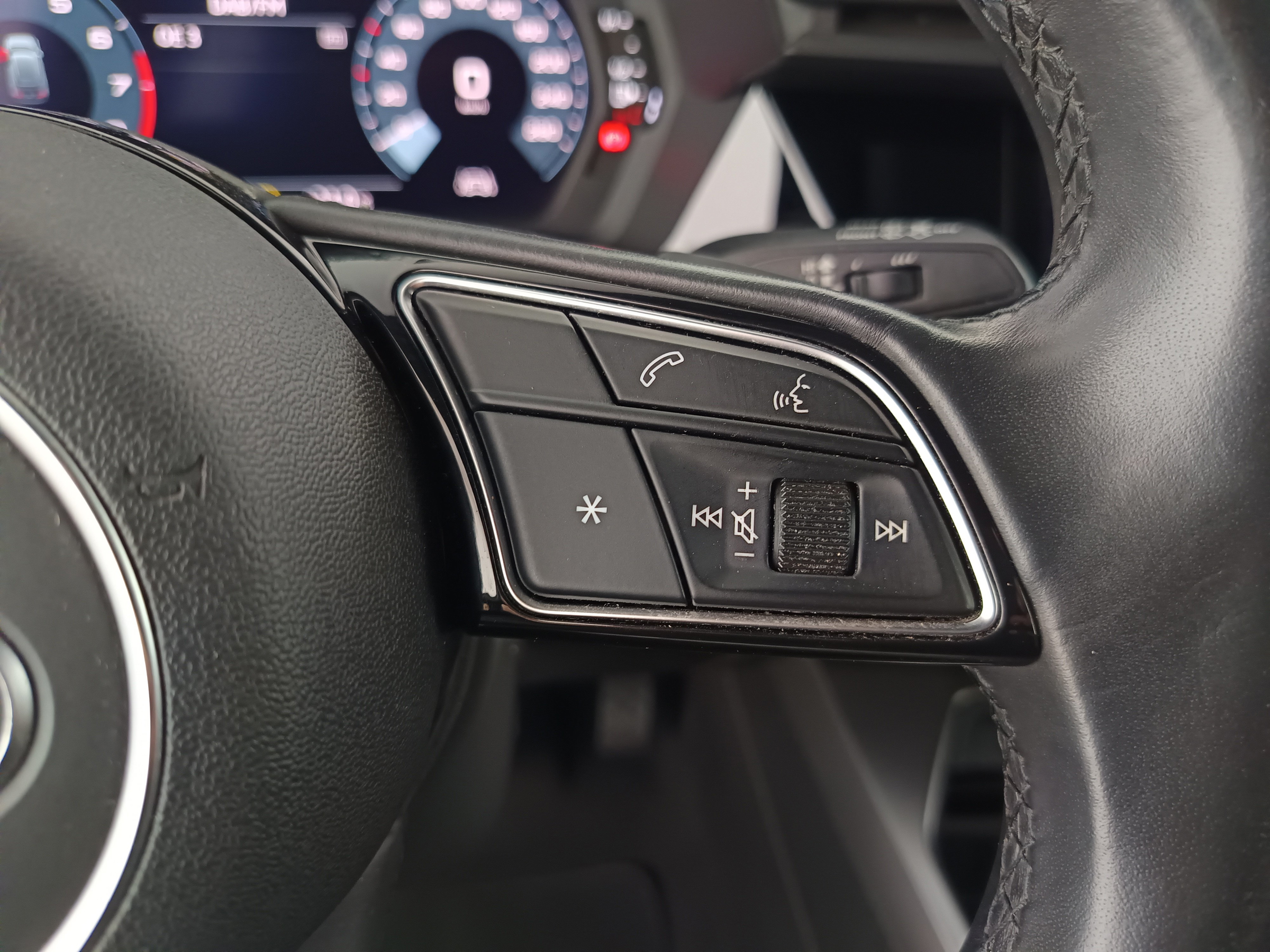 Audi A3 Sportback 30 1.0 TFSI M-H S-Line | Bild 31 von 31