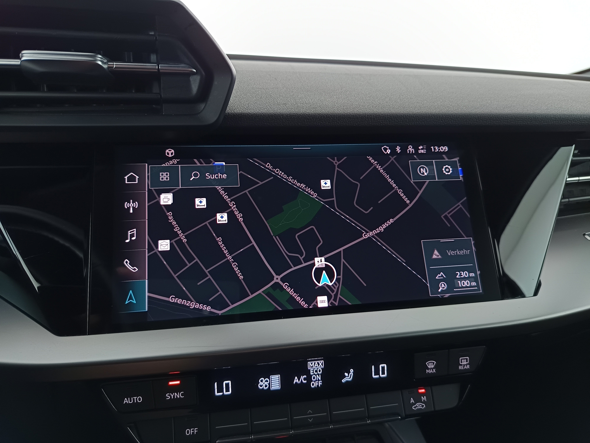 Audi A3 Sportback 30 1.0 TFSI M-H S-Line | Bild 10 von 31