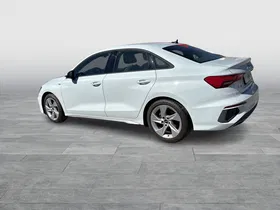 Audi A3 30 2.0 TDI S-Line | Thumbnail 3 von 19