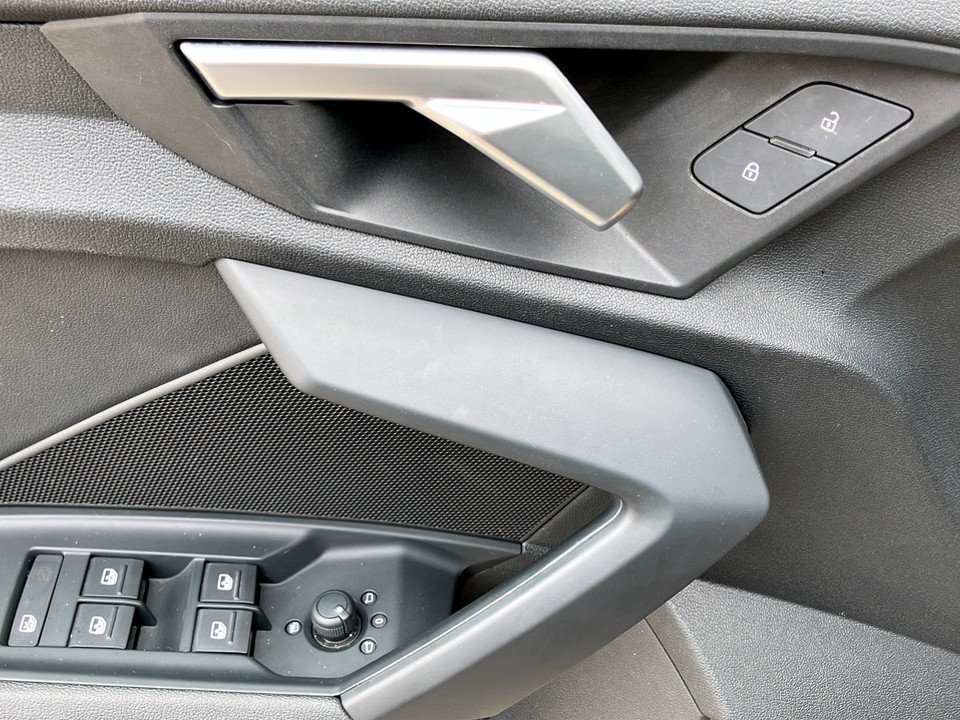 Audi A3 Sportback 30 TFSI Aut. | Bild 12 von 24