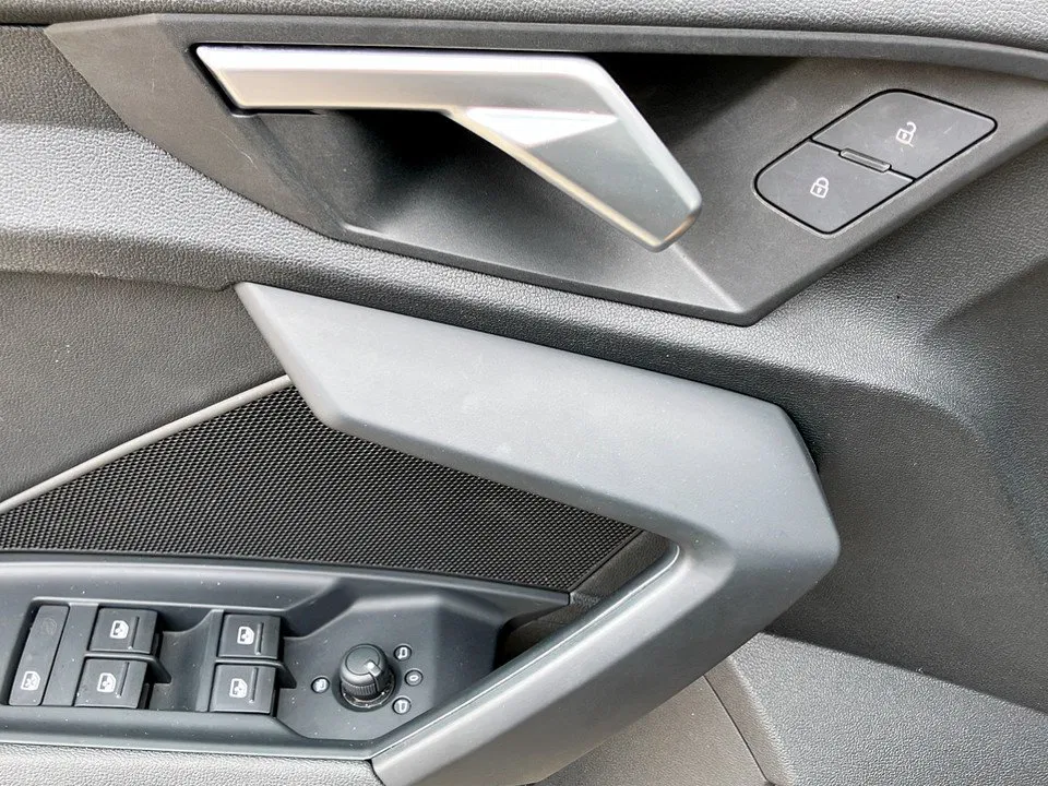 Audi A3 Sportback 30 TFSI Aut. | Bild 12 von 24