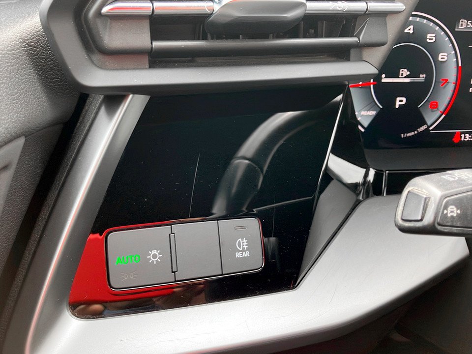 Audi A3 Sportback 30 TFSI Aut. | Bild 15 von 24