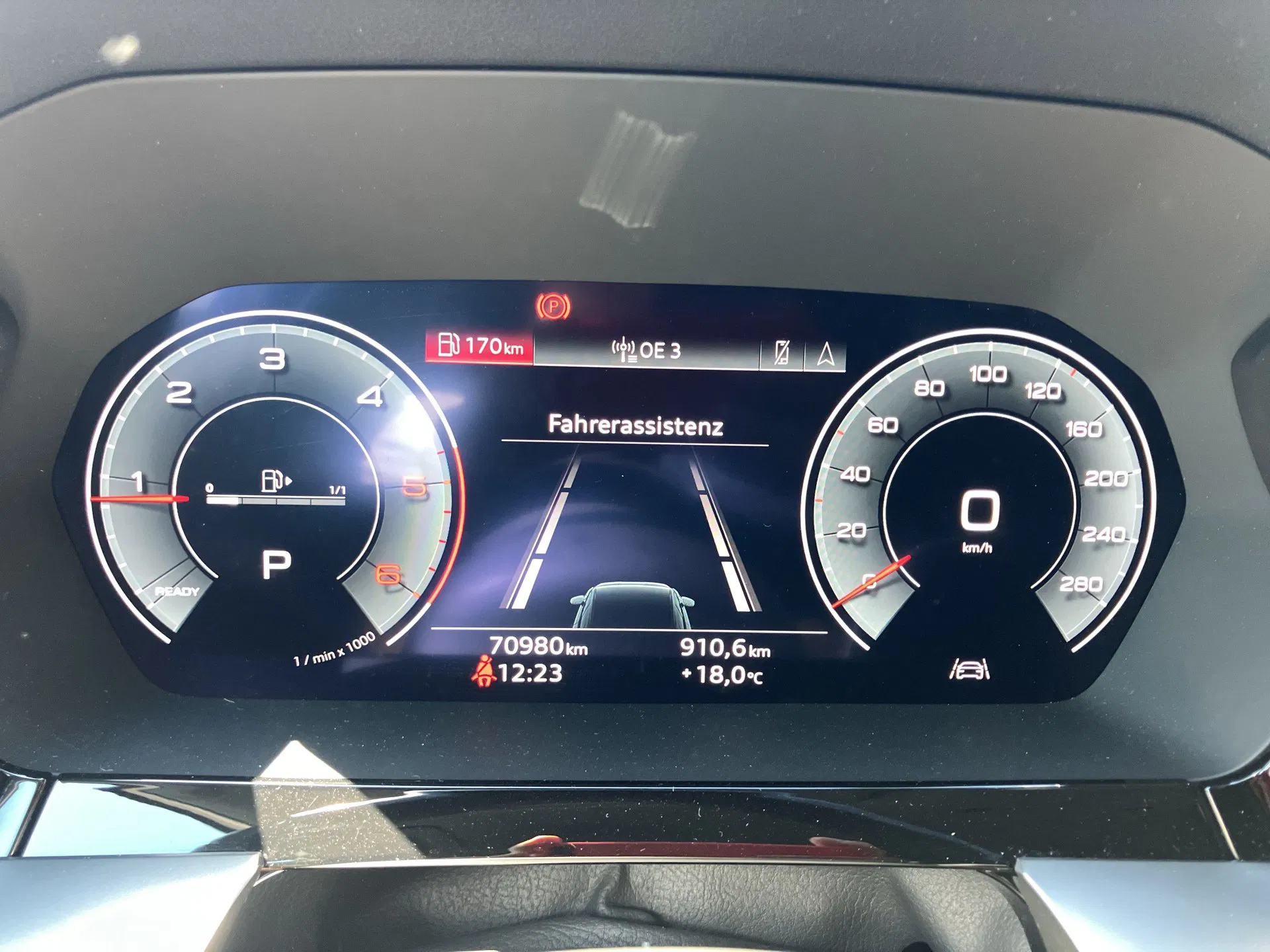 Audi A3 Sportback 40 2.0 TDI quattro S-Line | Bild 13 von 27