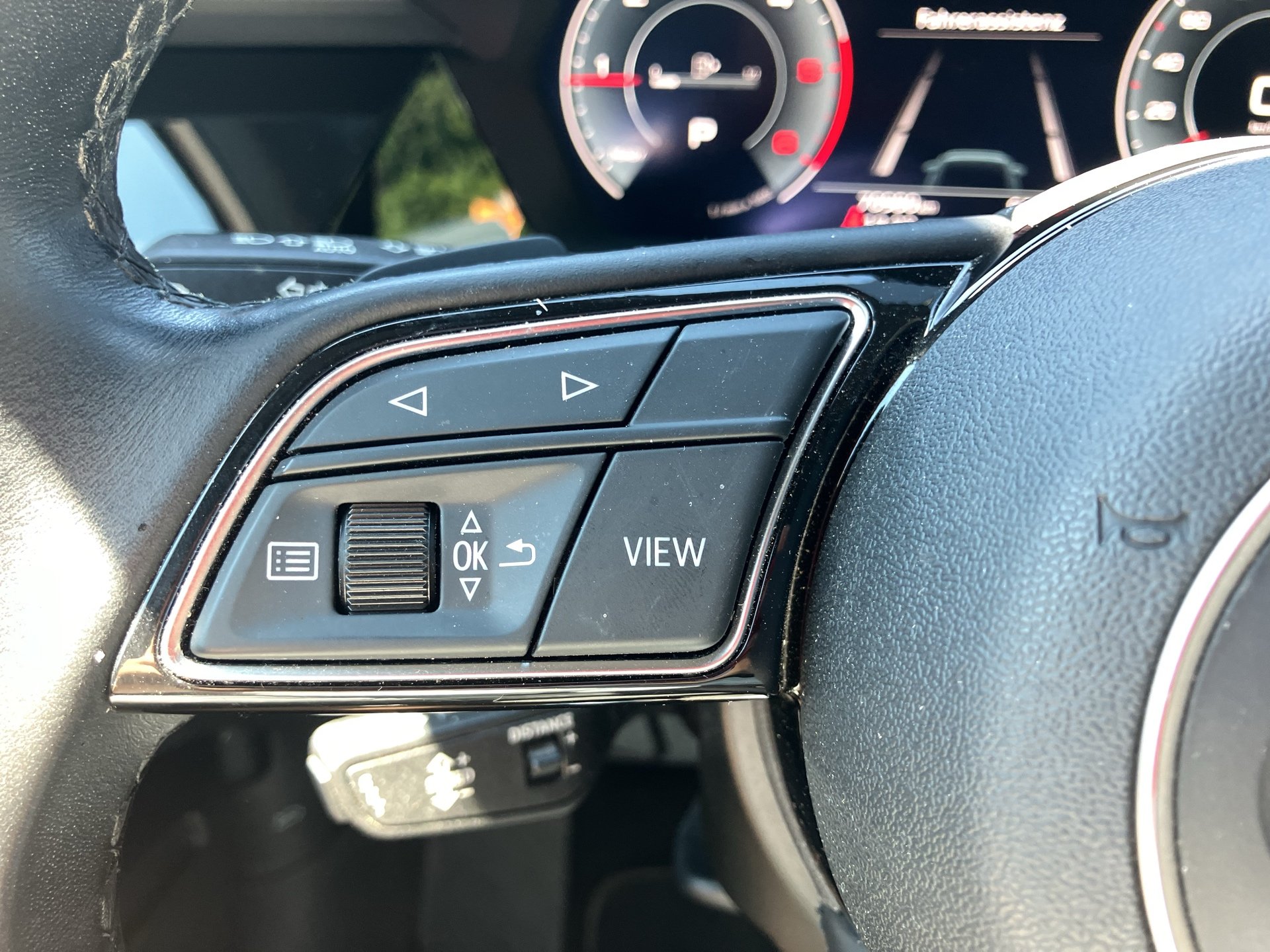 Audi A3 Sportback 40 2.0 TDI quattro S-Line | Bild 14 von 27