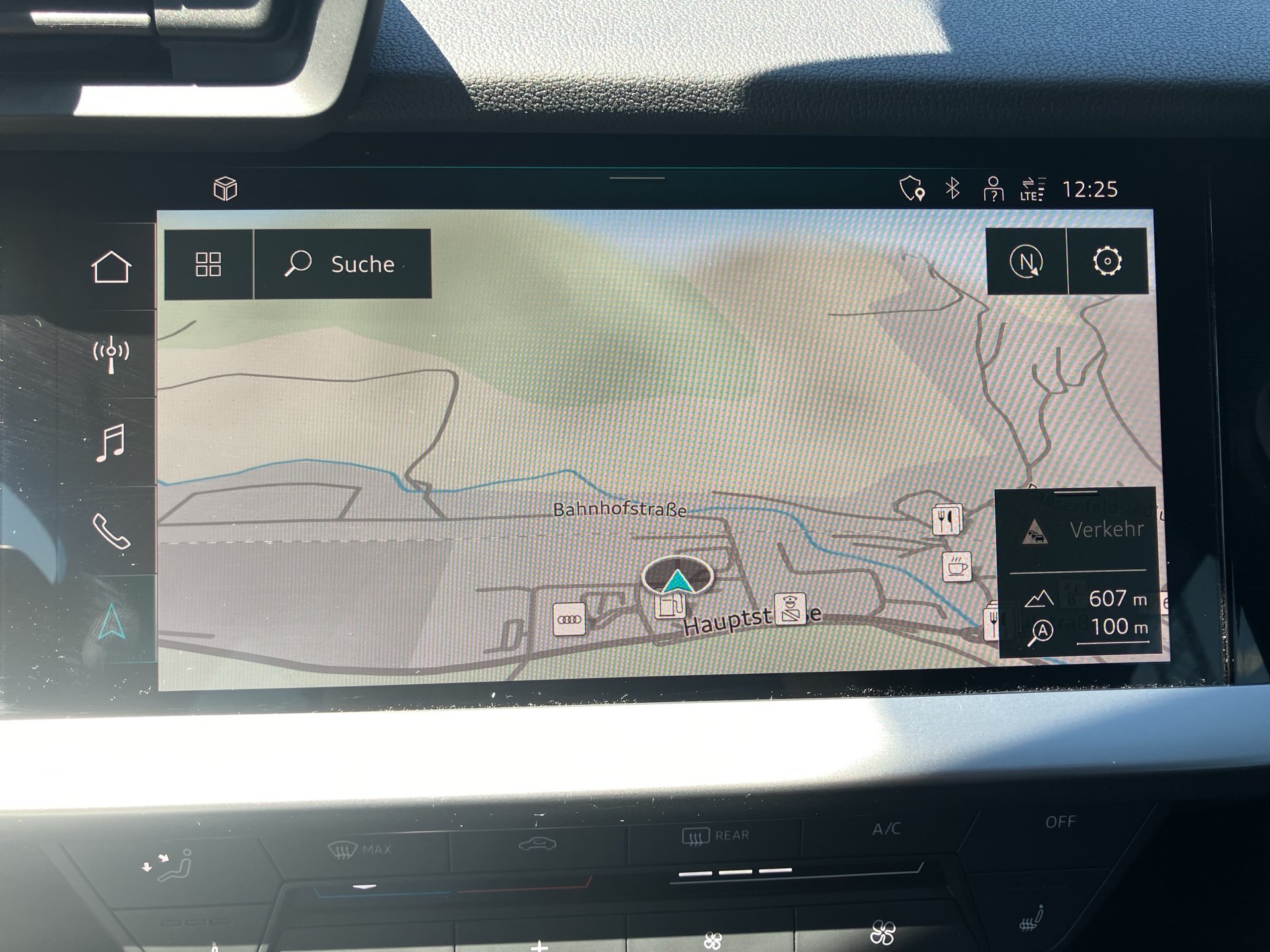 Audi A3 Sportback 40 2.0 TDI quattro S-Line | Bild 18 von 27