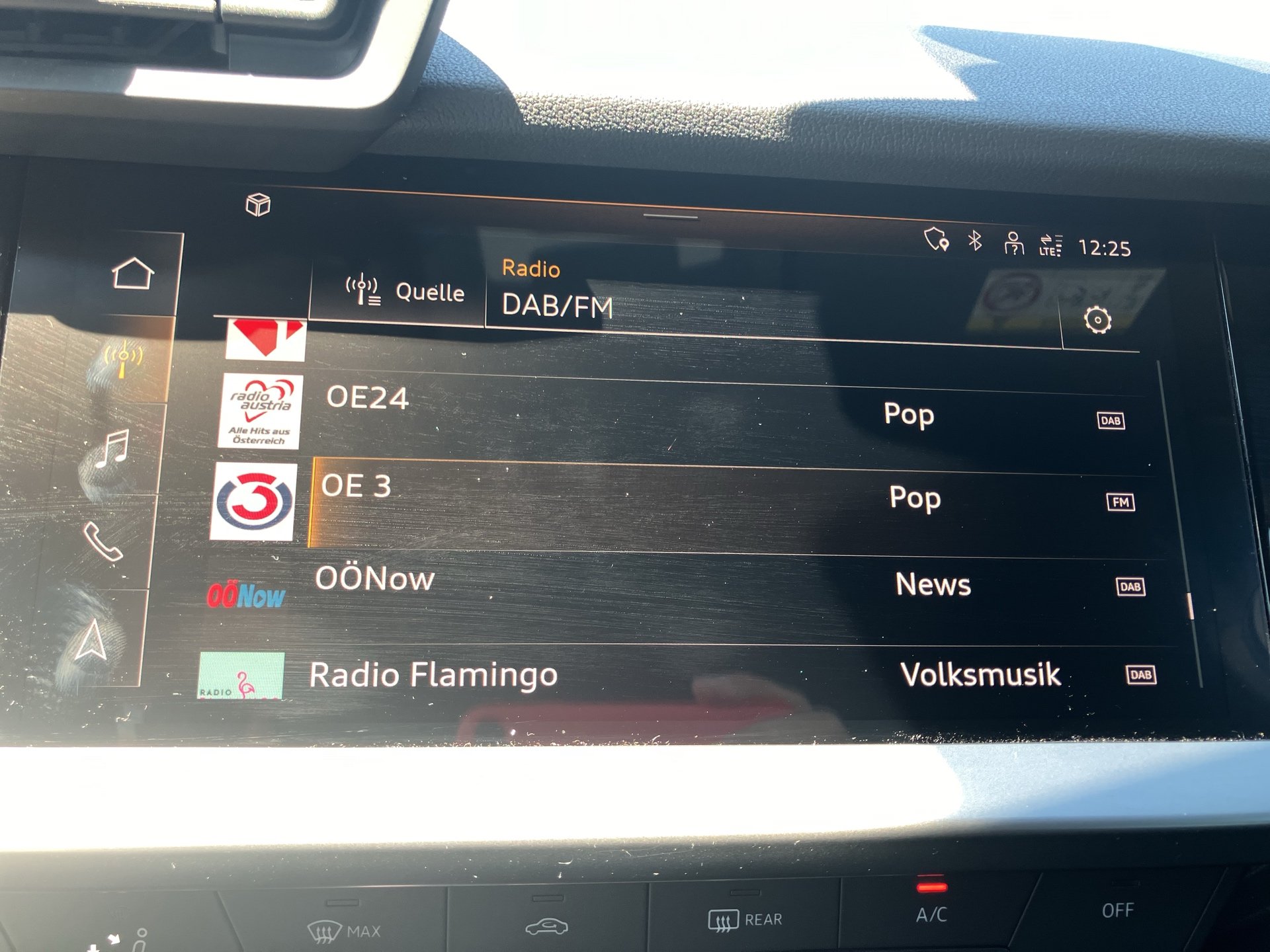 Audi A3 Sportback 40 2.0 TDI quattro S-Line | Bild 19 von 27