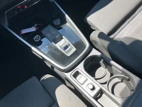 Audi A3 Sportback 40 2.0 TDI quattro S-Line | Thumbnail 23 von 27