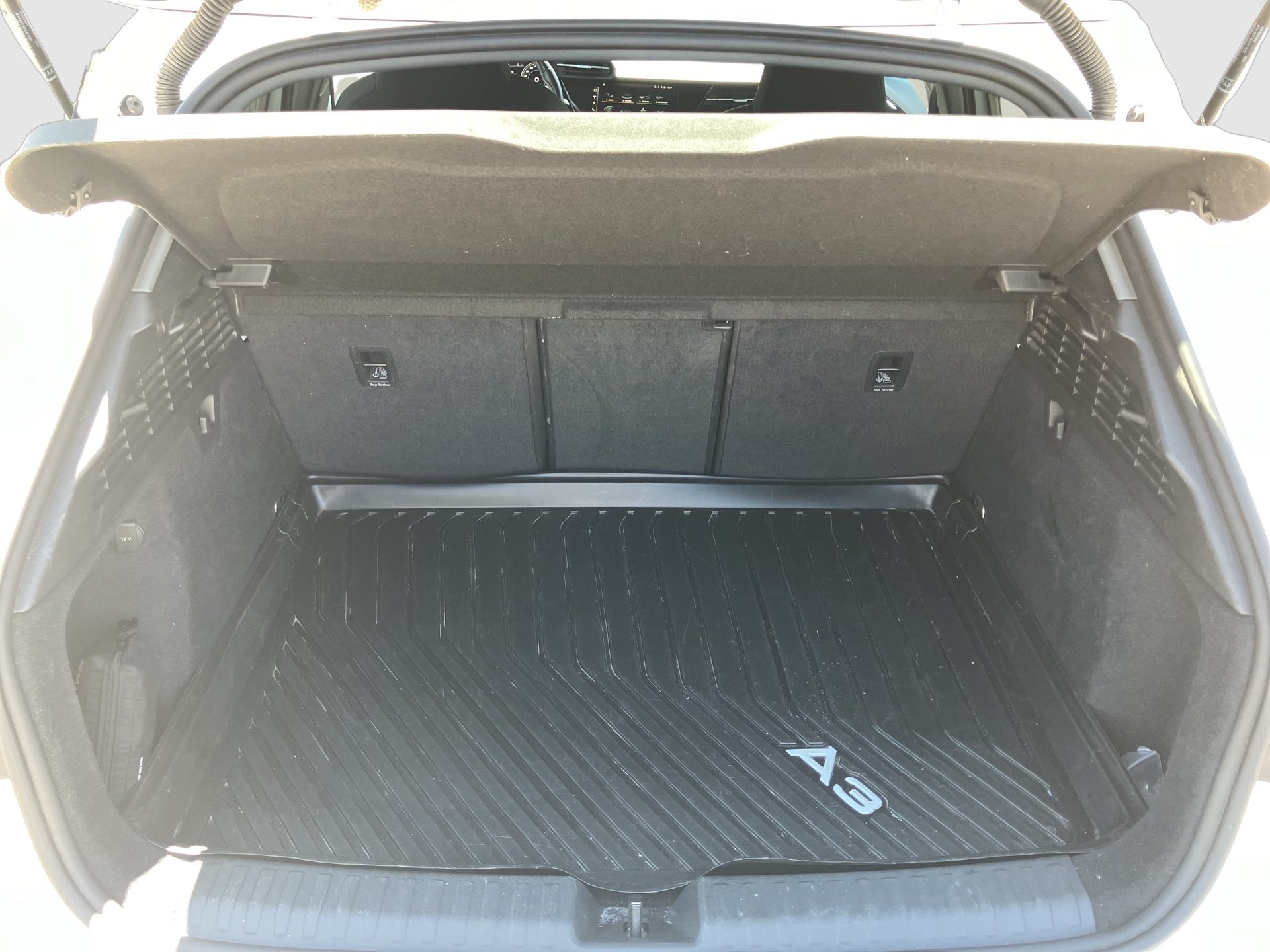 Audi A3 Sportback 40 2.0 TDI quattro S-Line | Bild 25 von 27