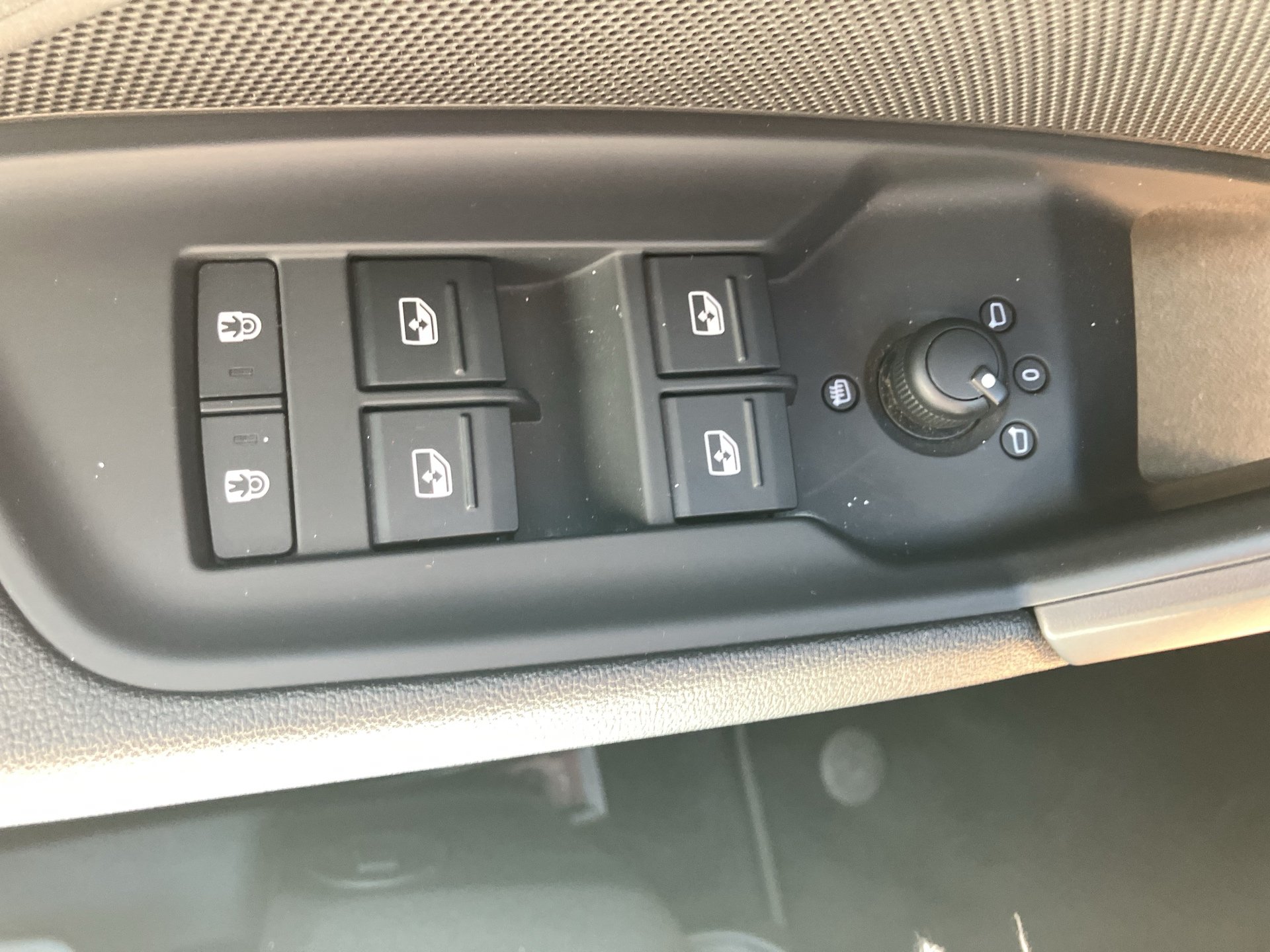 Audi A3 Sportback 40 2.0 TDI quattro S-Line | Bild 8 von 27