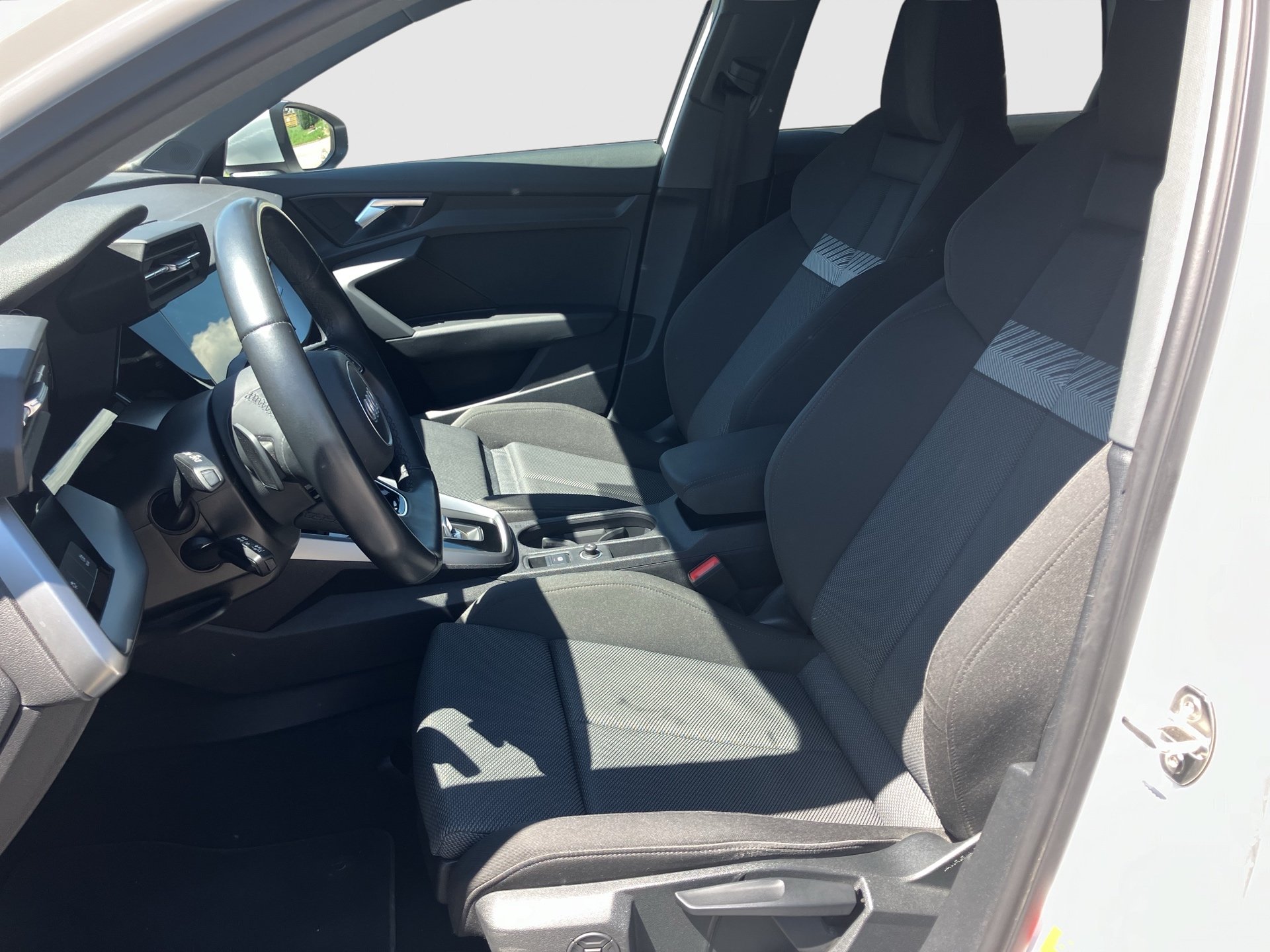 Audi A3 Sportback 40 2.0 TDI quattro S-Line | Bild 10 von 27