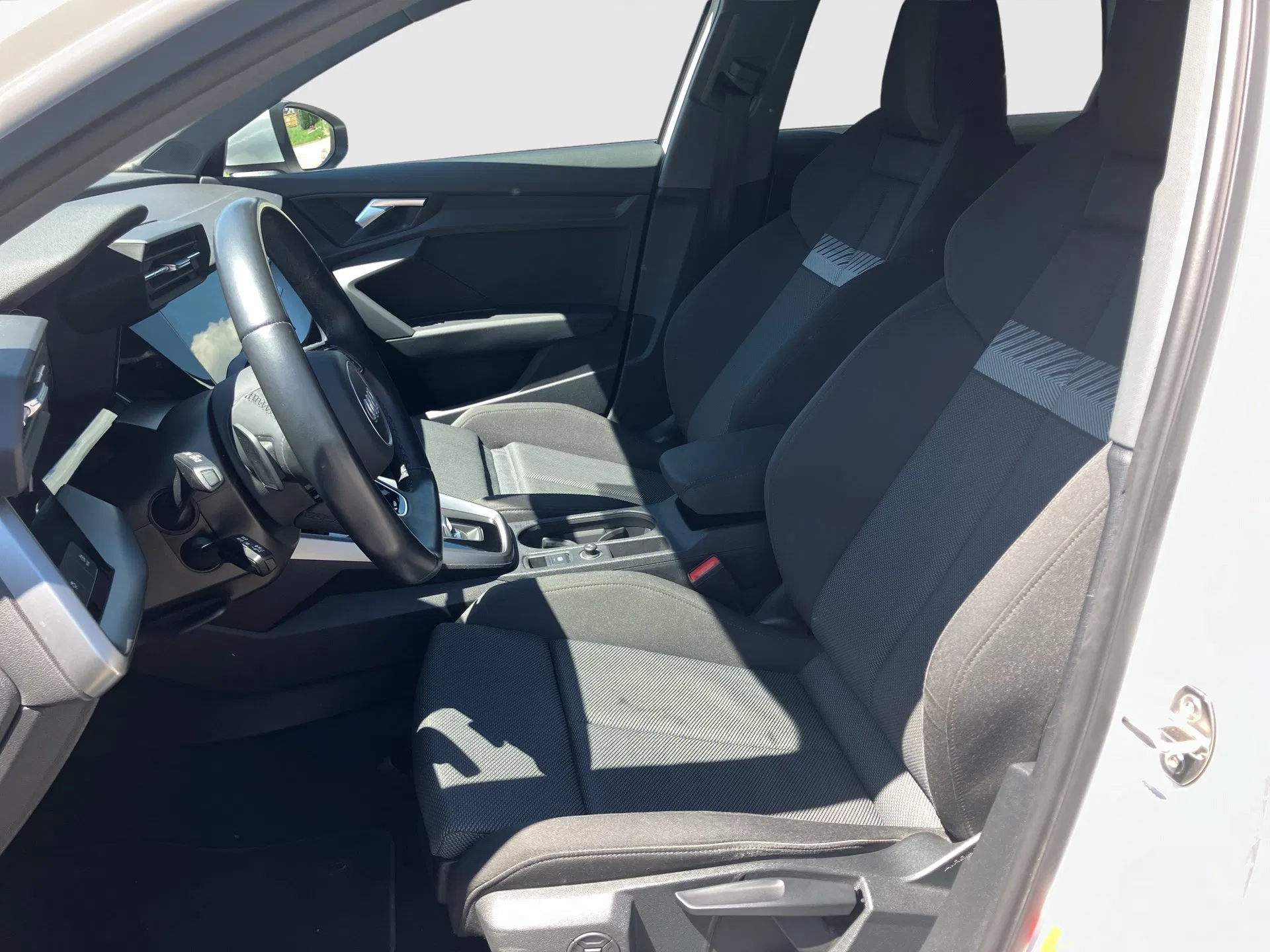 Audi A3 Sportback 40 2.0 TDI quattro S-Line | Bild 10 von 27