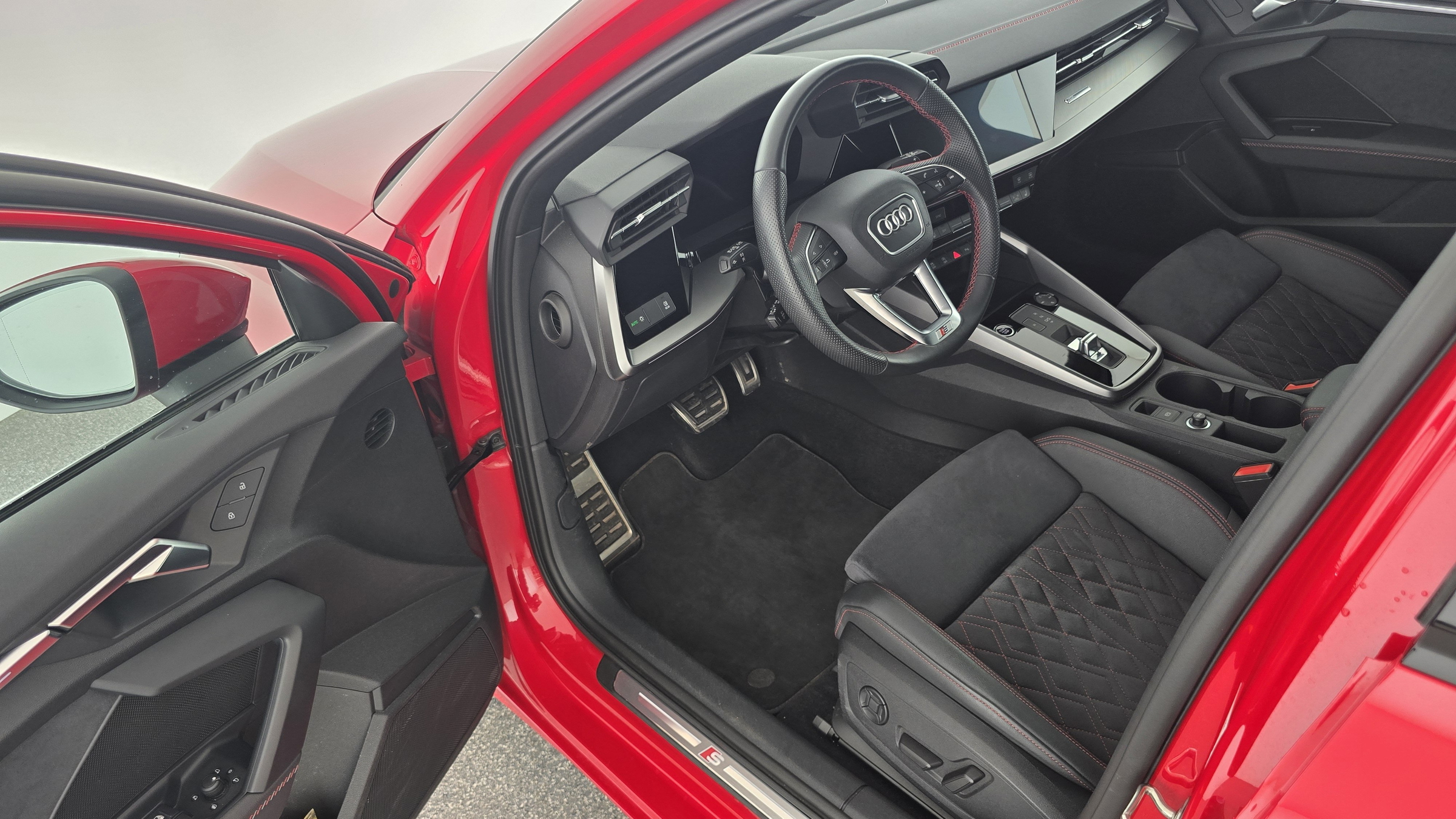 Audi A3 Sportback 35 1.5 TFSI (M-H) advanced | Bild 13 von 26