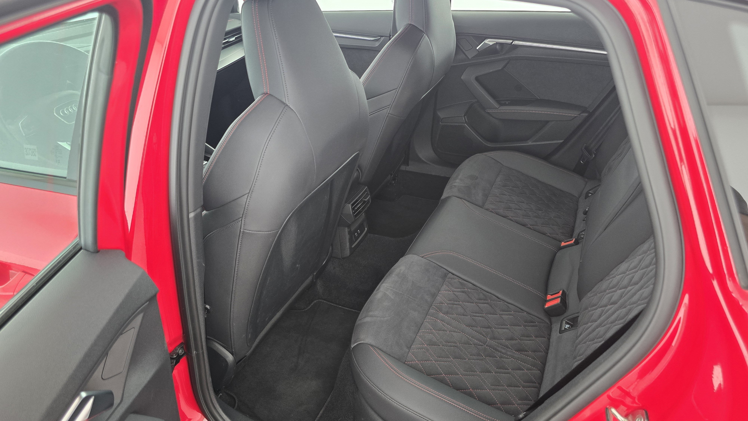 Audi A3 Sportback 35 1.5 TFSI (M-H) advanced | Bild 23 von 26