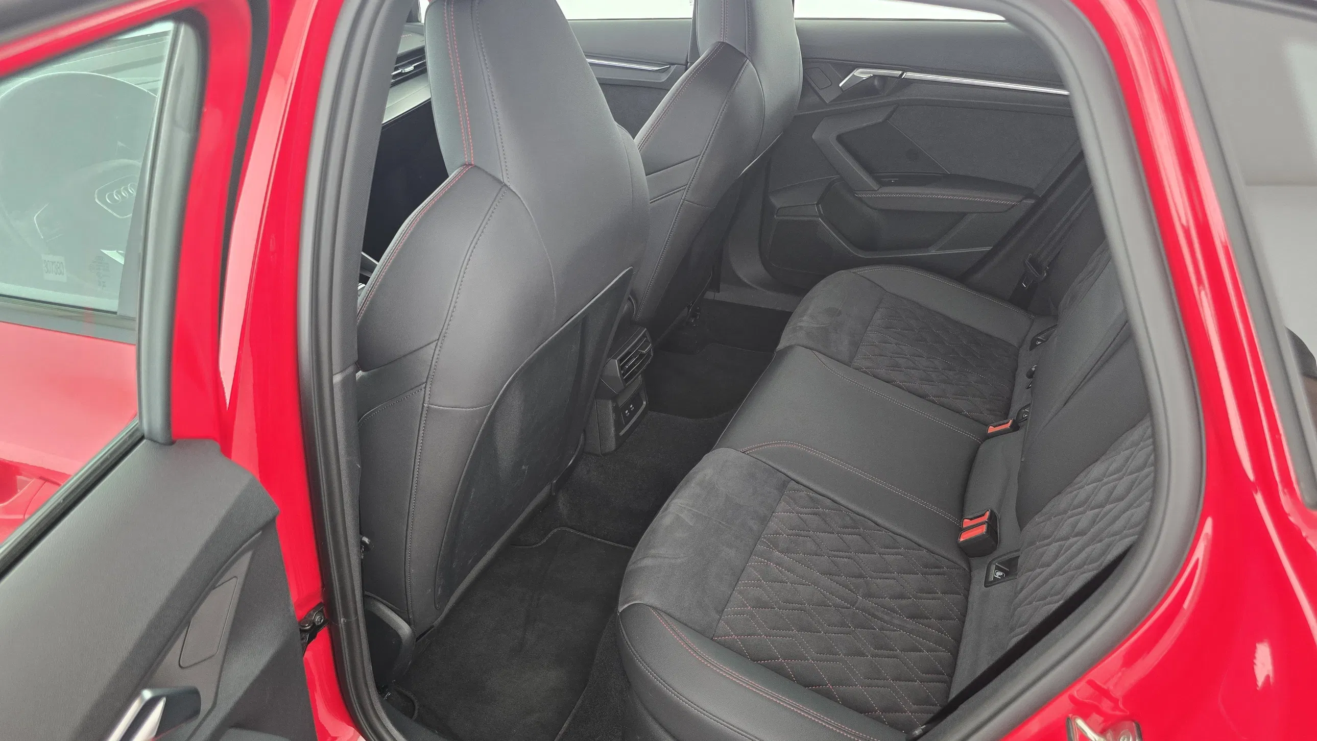 Audi A3 Sportback 35 1.5 TFSI (M-H) advanced | Bild 23 von 26