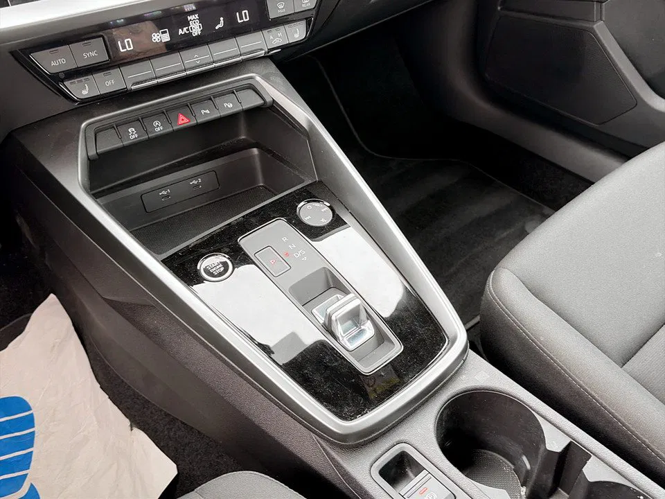Audi A3 Sportback 30 2.0 TDI S-Line | Bild 18 von 21