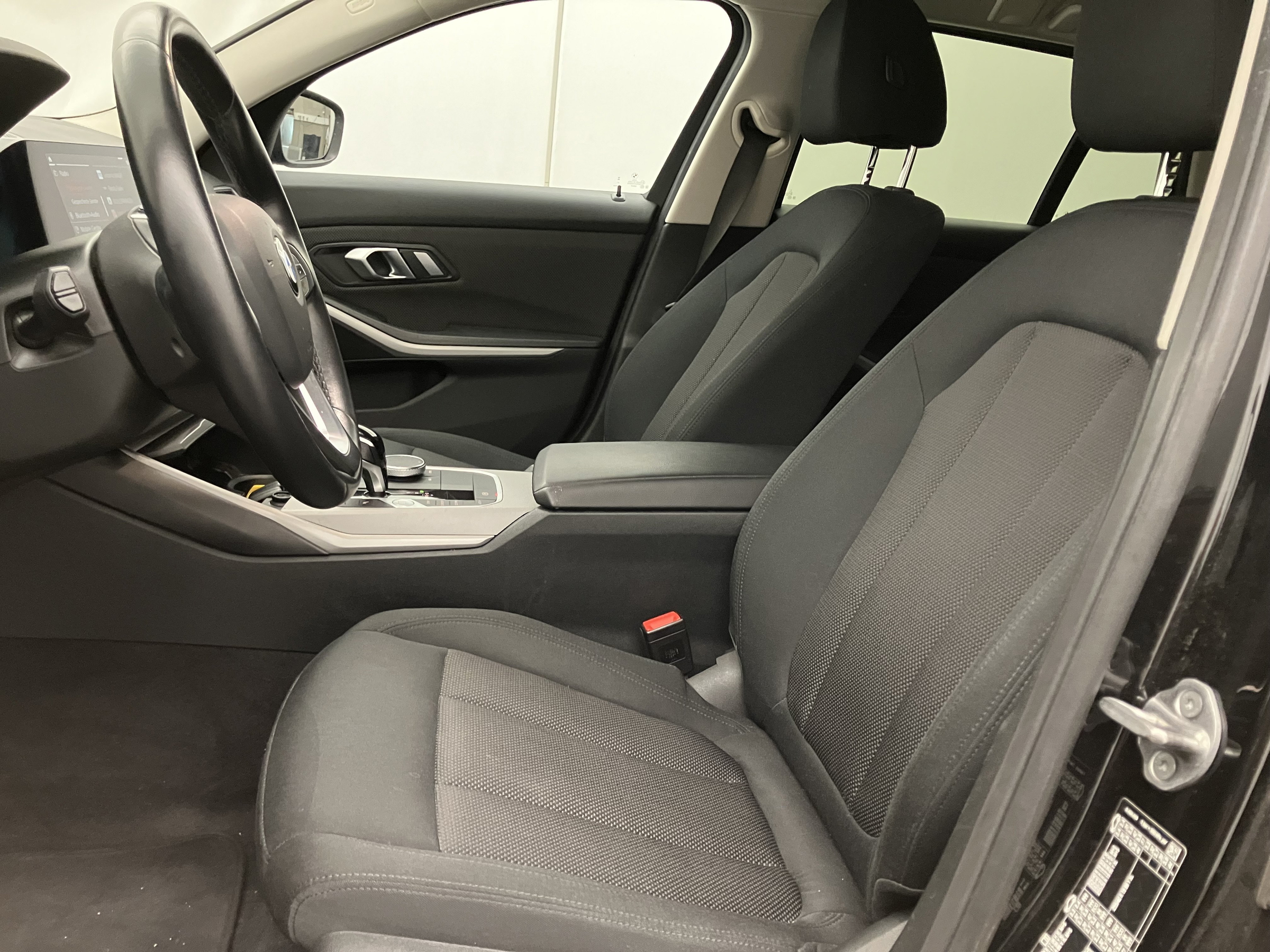 BMW 320d Touring 48 V Mild-Hybrid-Technologie Aut. | Bild 11 von 28