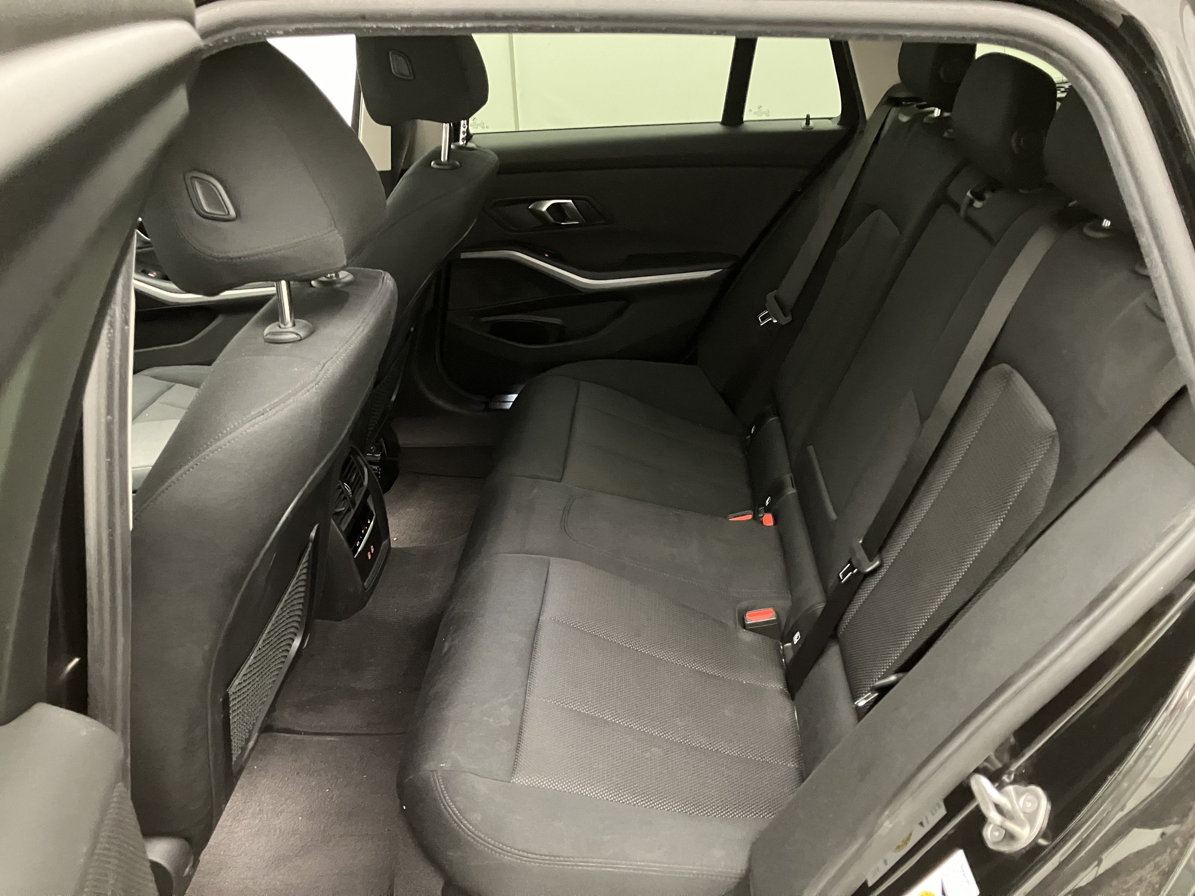 BMW 320d Touring 48 V Mild-Hybrid-Technologie Aut. | Bild 23 von 28