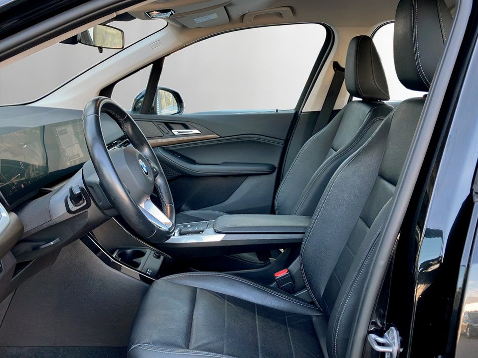 BMW 218d Active Tourer Luxury Line | Bild 10 von 26