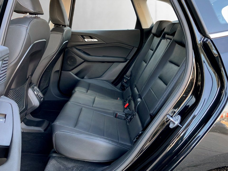 BMW 218d Active Tourer Luxury Line | Bild 24 von 26