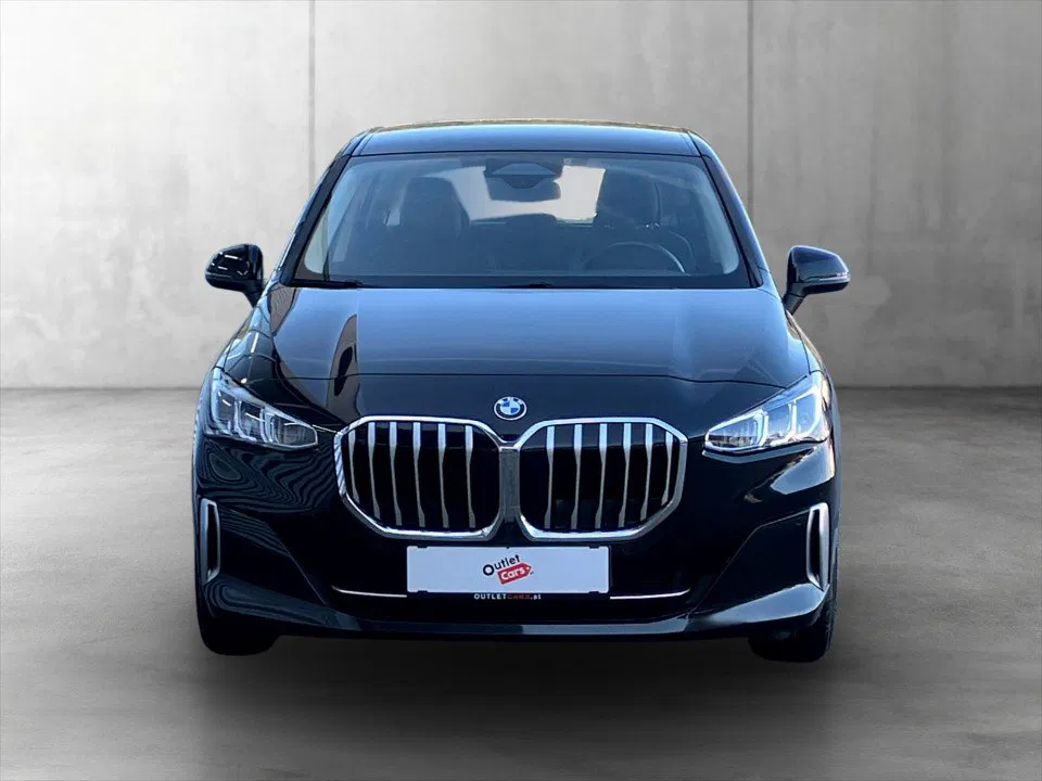 BMW 218d Active Tourer Luxury Line | Bild 2 von 26